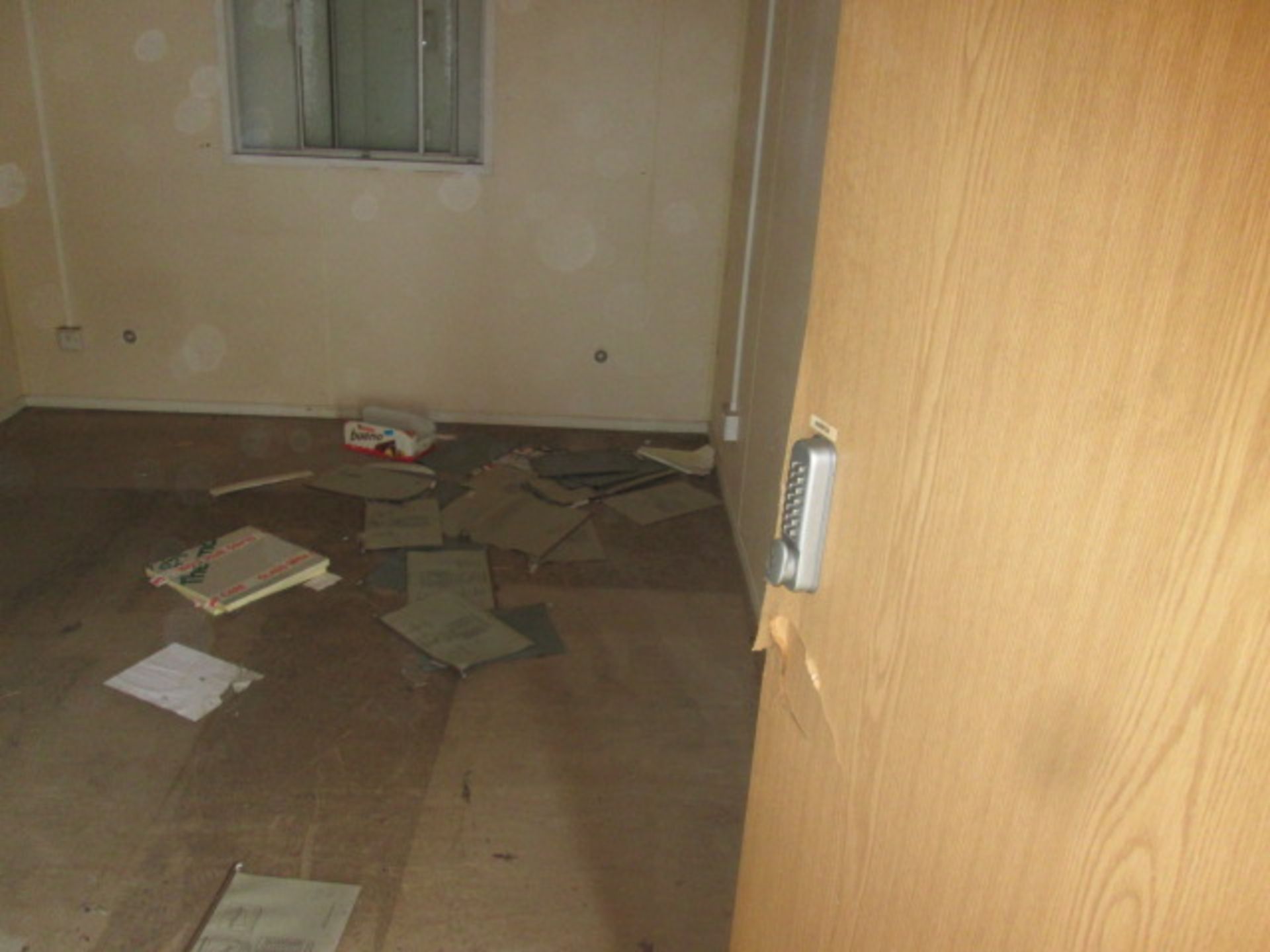 WSO1571 32ft x 10ft Anti Vandal Double Office - Image 5 of 8