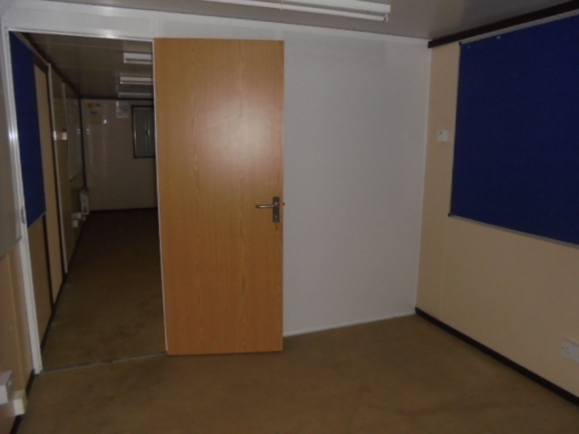 E58558 32ft x 10ft Anti Vandal Double Office - Image 8 of 8