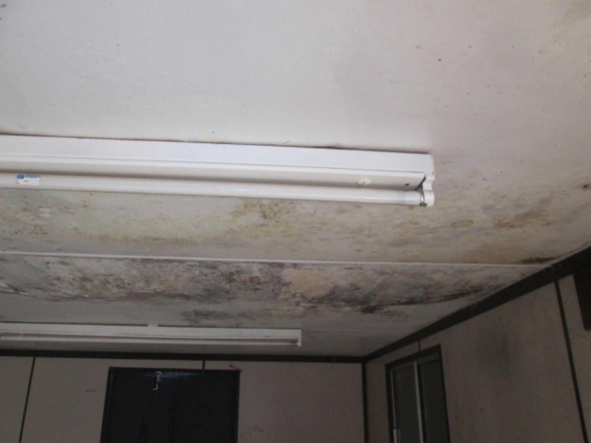 E43746 32ft x 10ft Anti Vandal Open Plan Office - Image 7 of 8