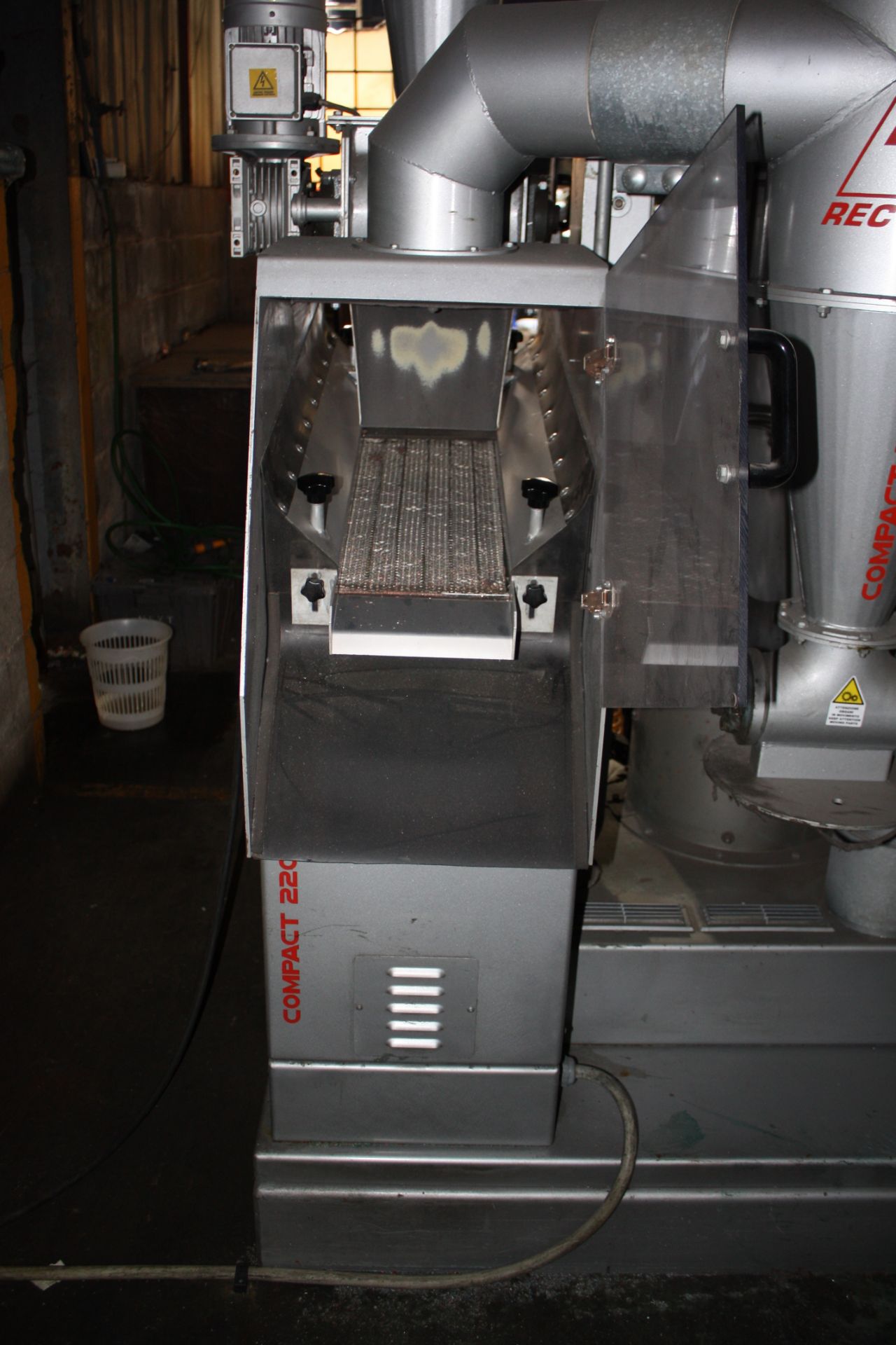 MG Recycling Compact 220T Cable Granulator. In full working condition with spare blades and variou - Image 8 of 15