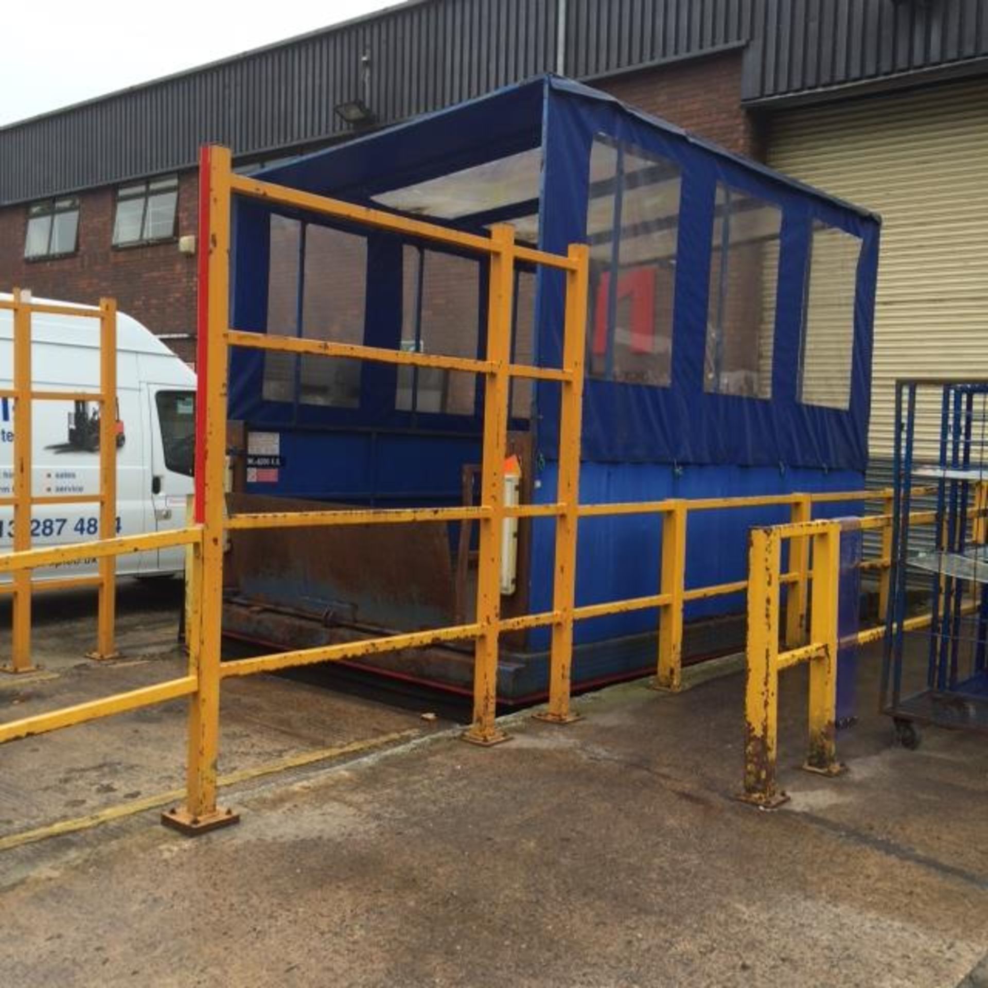 SCISSOR LIFT TABLE - UK LIFT -  4000Kg lifting capacity, Closed Height 650mm, Lift/Ram Travel 1980mm - Image 3 of 4