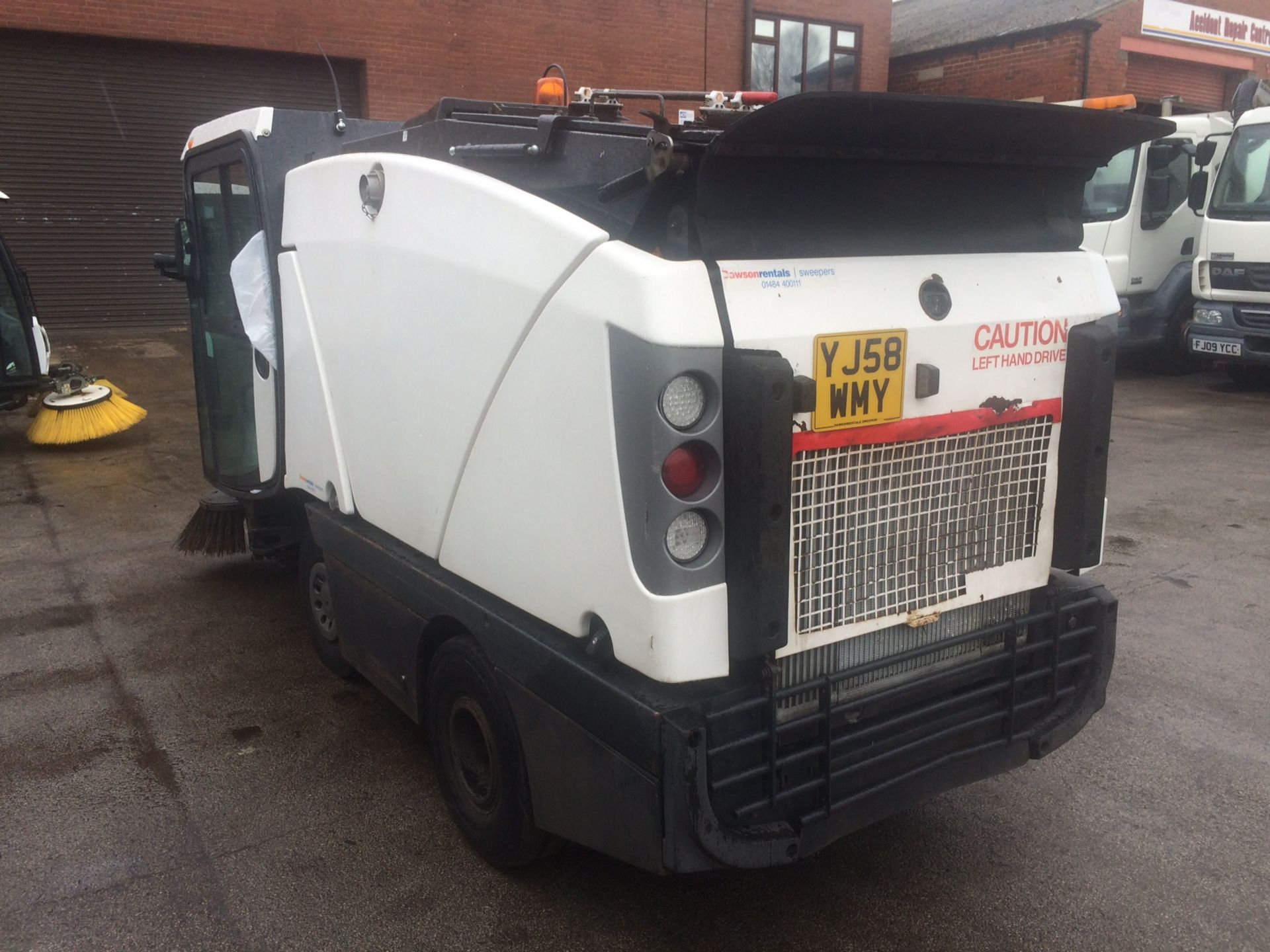 JOHNSTON COMPACT ROAD SWEEPER - Model CX200 - Date in Service: Dec 2008 - Reg YJ58 WMY - Hours 10864 - Image 2 of 3