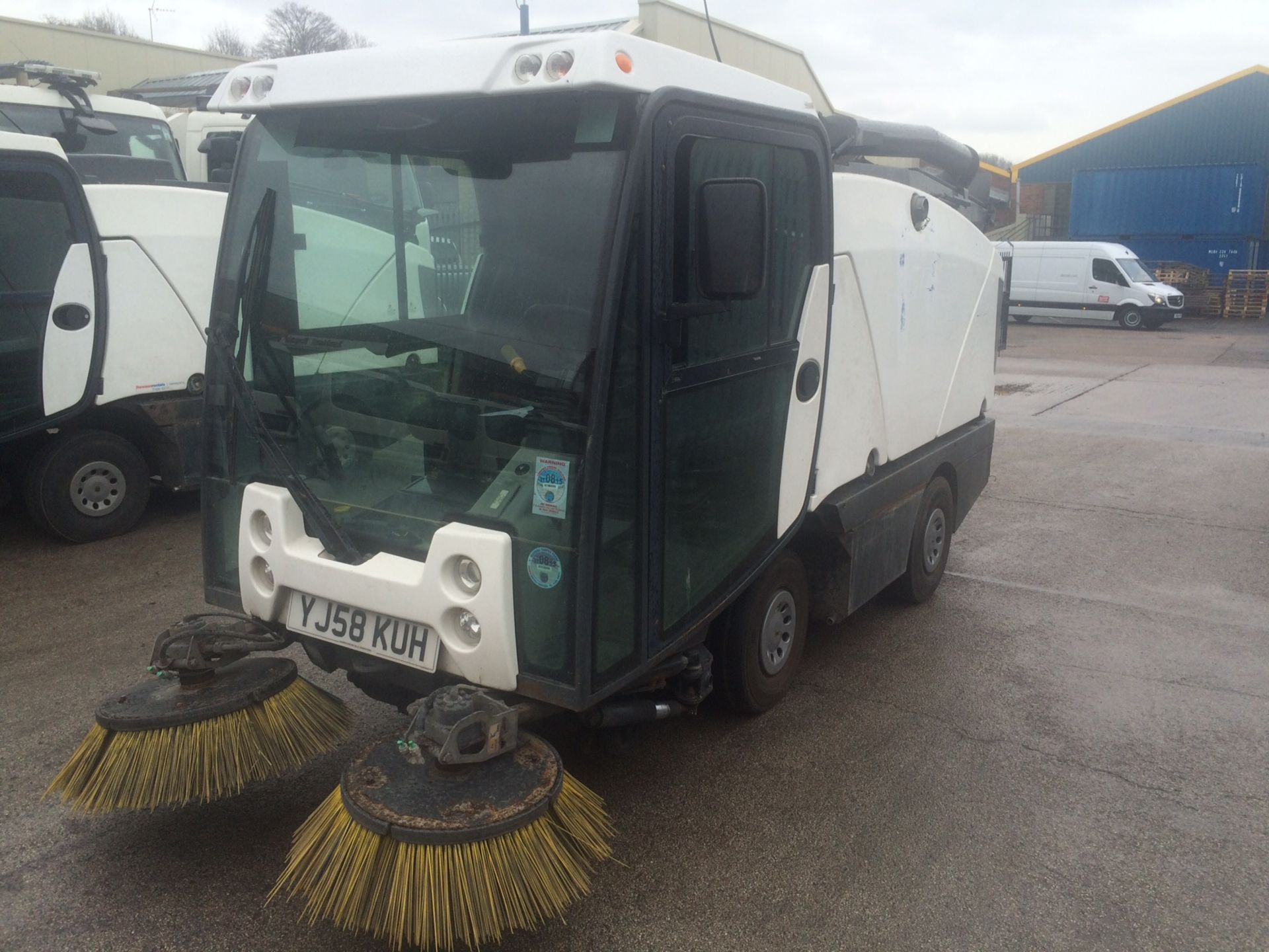 JOHNSTON COMPACT ROAD SWEEPER - Model: CX200 - Date in Service: Sep 2008 - Reg: YJ58 KUH - Hours: 49