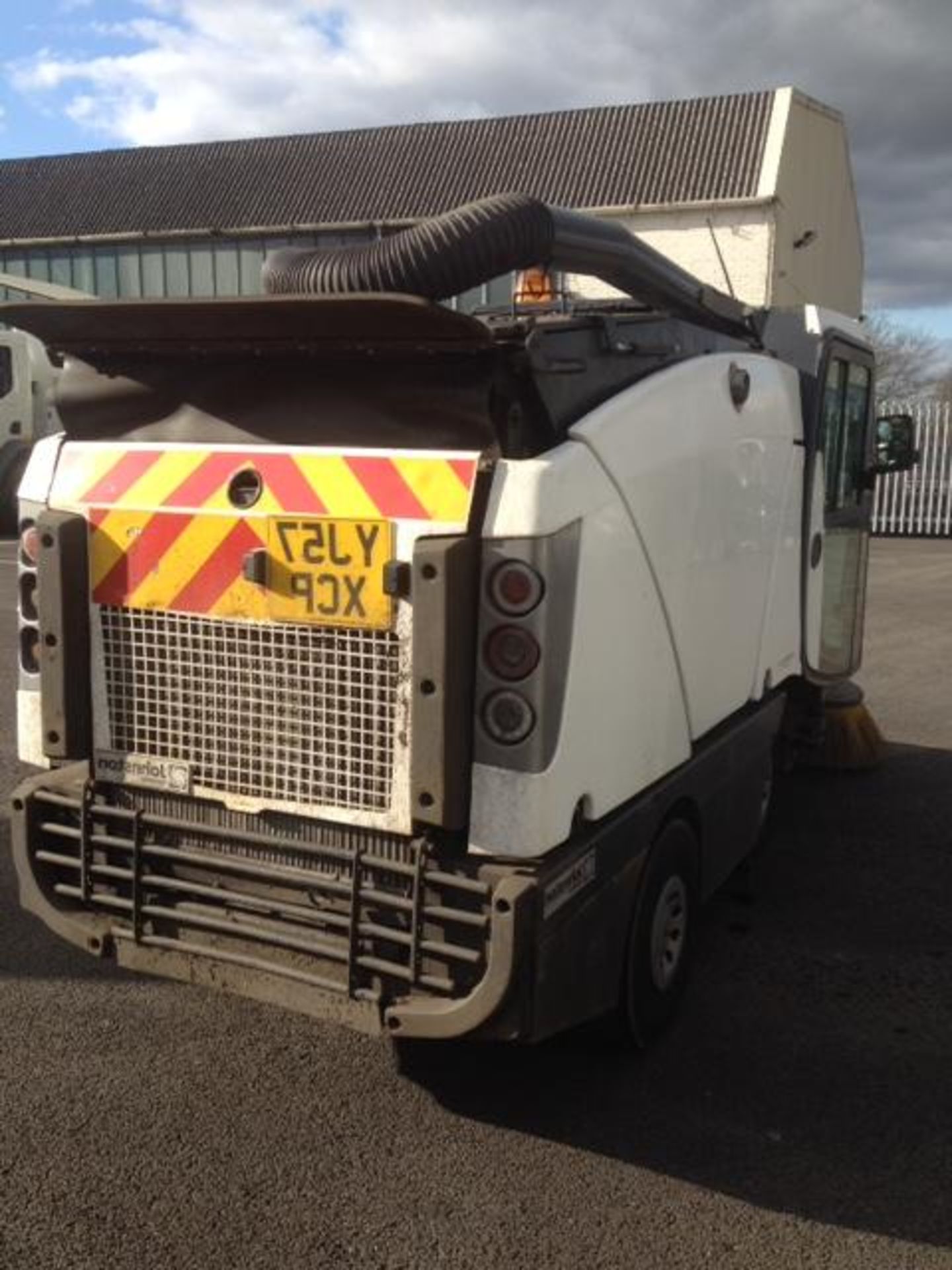 JOHNSTON COMPACT ROAD SWEEPER - Model: CX200 - Date in Service: Nov 2007 - Reg: YJ57 XCP - Hours: 82 - Image 2 of 2