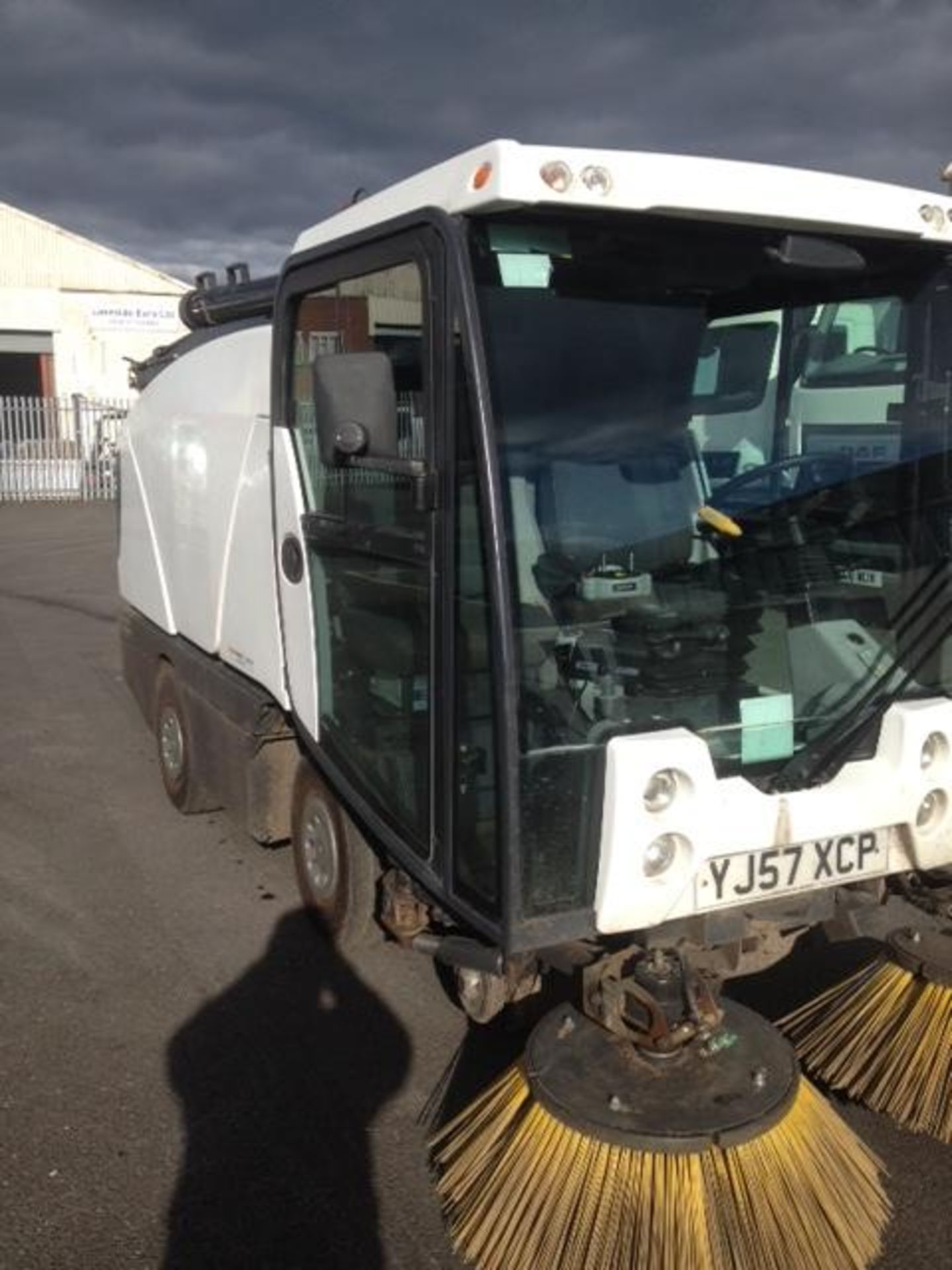 JOHNSTON COMPACT ROAD SWEEPER - Model: CX200 - Date in Service: Nov 2007 - Reg: YJ57 XCP - Hours: 82