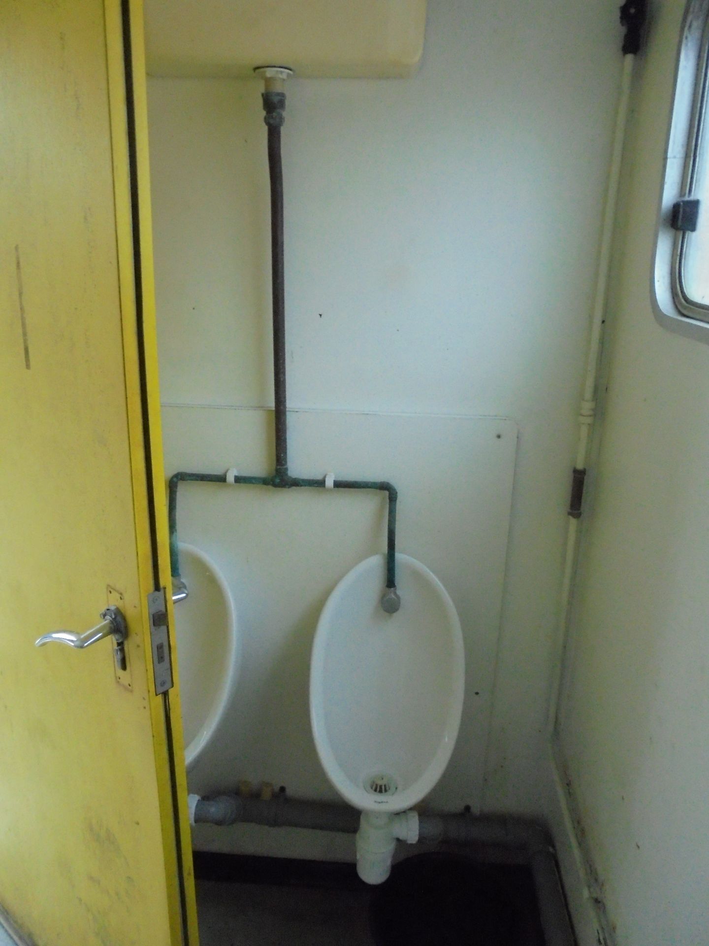 GL3+1TB002 16ft x 8ft Steel Clad Jack Leg Toilet - Image 4 of 5
