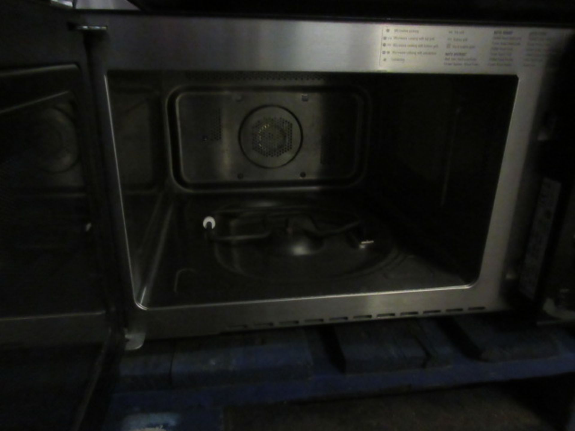 Sharp R-88BKM Microwave with Jet Convection & Double Grill. 900 w, 2.7kw, 240v, No metal plate or wi - Image 2 of 4