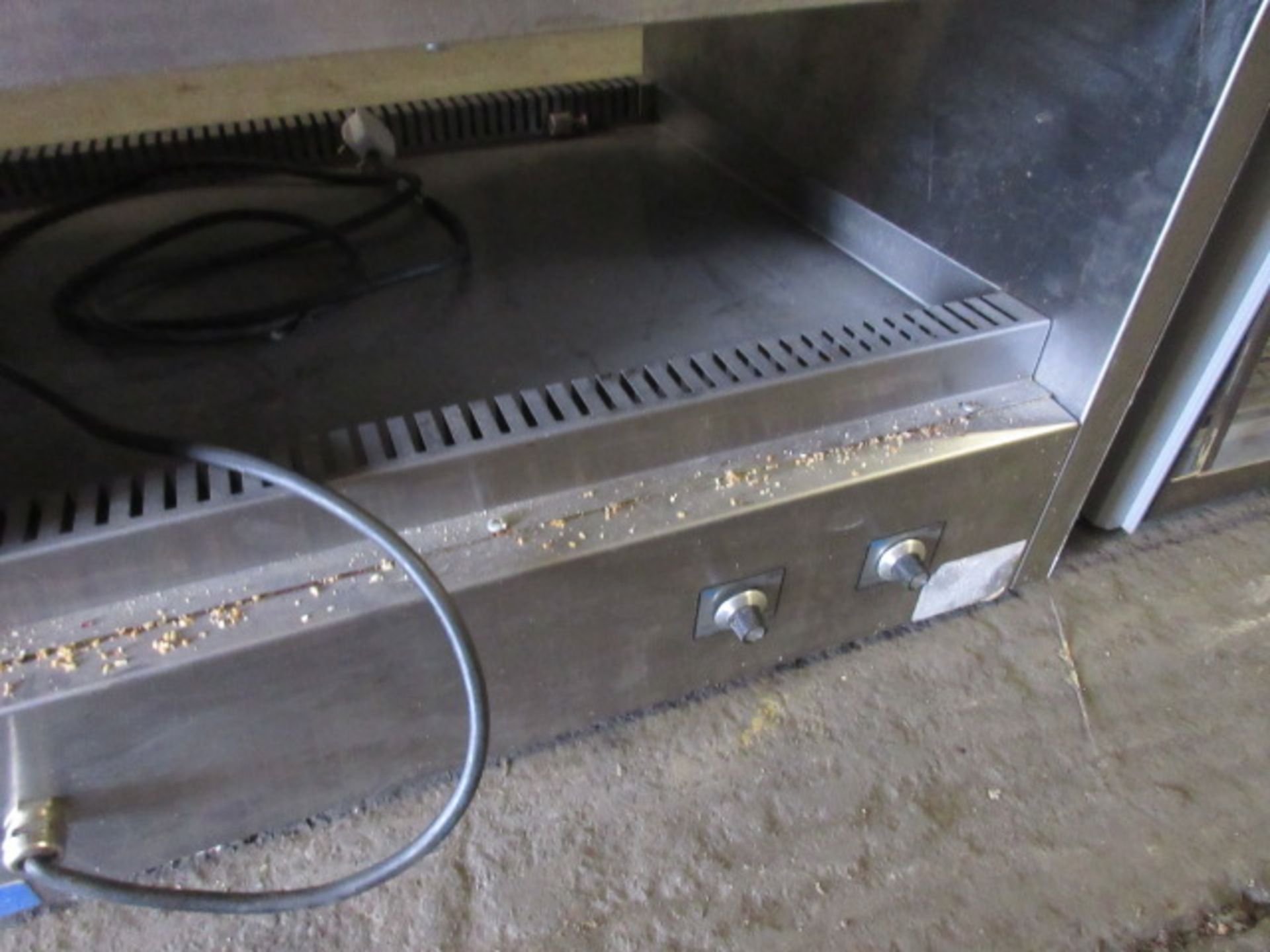 CED BC 2 Tier Pie Warmer. Stainless Steel, work top type, 4 bulbs in each compartment, 240v, 2.4kw, - Image 2 of 6