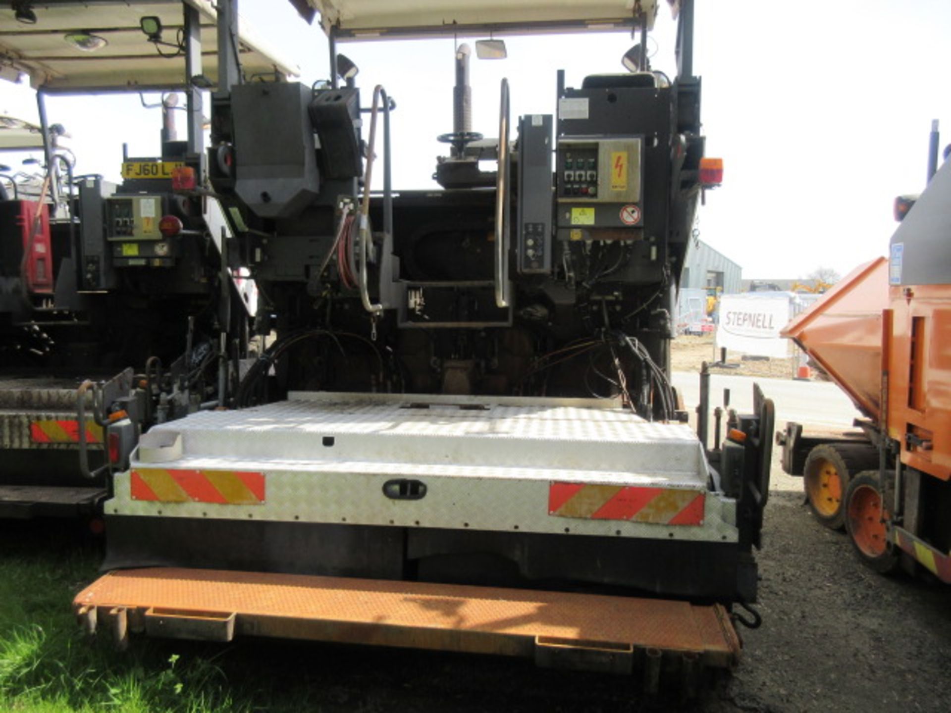 Volvo ABG P6870C Wheeled Asphalt Paver. 122Kw Eng power, Reg No AJ58 YSD, hours run 4427. - Image 8 of 23