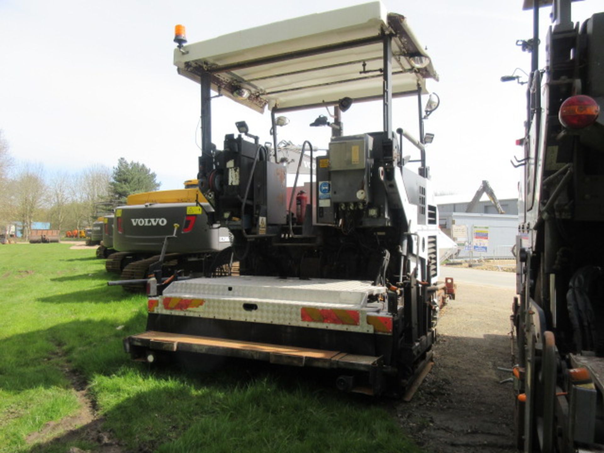 Ingersoll Rand Titan ABG 7820 Tracked Asphalt Paver. 170Kw Eng power, hours run 8618. - Image 6 of 24