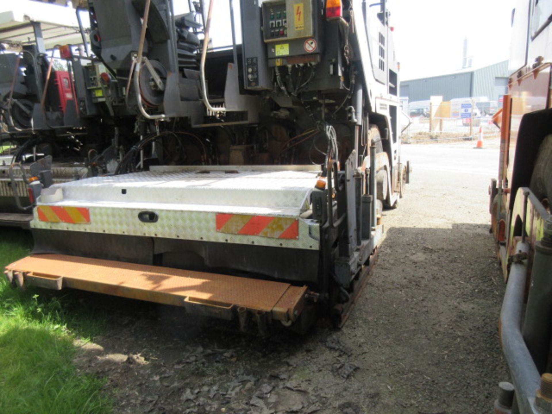 Volvo ABG P6870C Wheeled Asphalt Paver. 122Kw Eng power, Reg No AJ58 YSD, hours run 4427. - Image 7 of 23