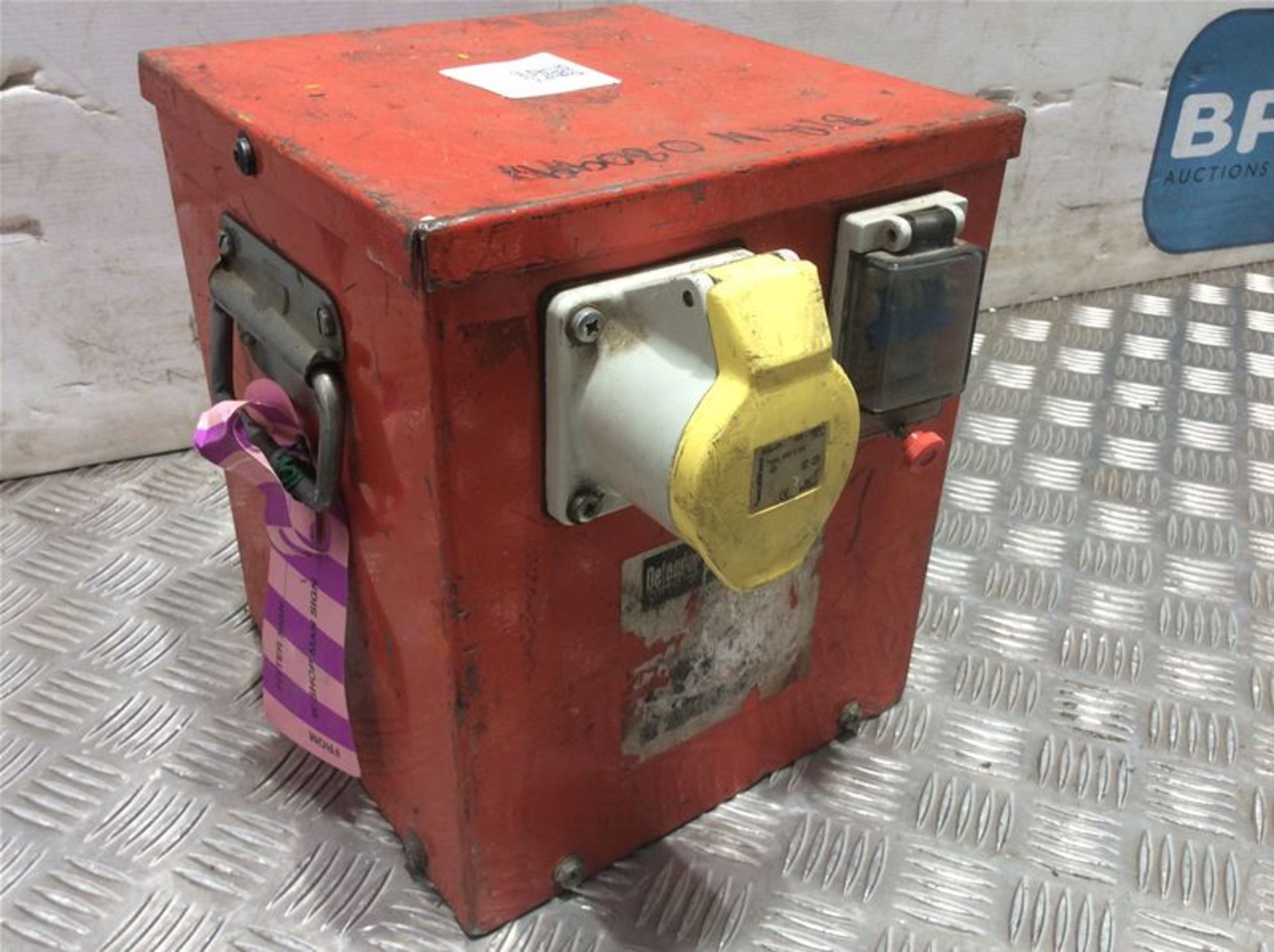 DEFENDER POWER AND LIGHT TRANSFORMER 3KVA