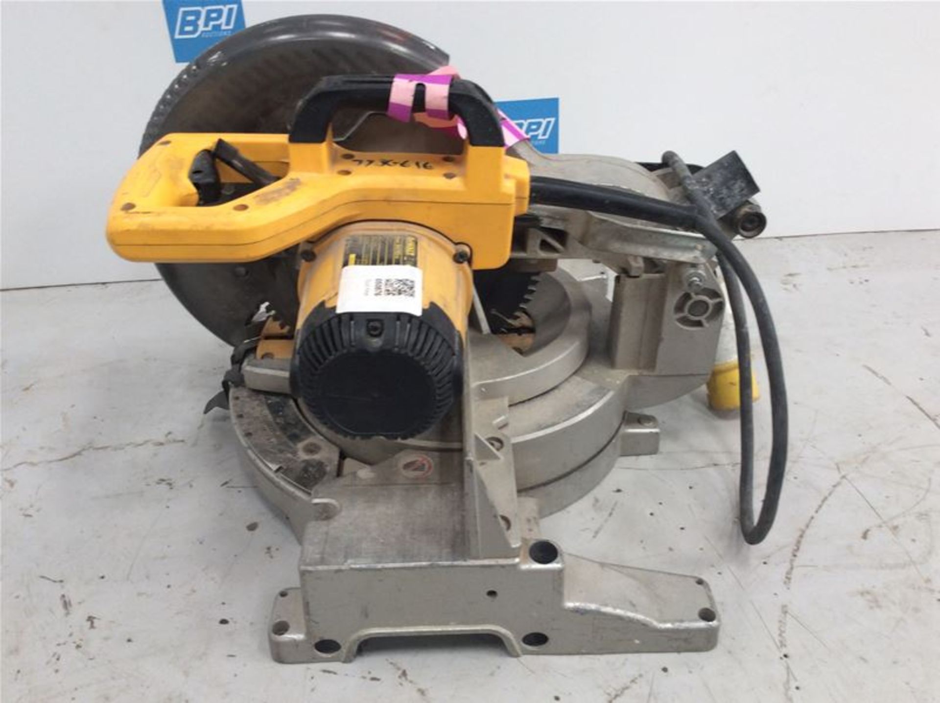 DEWALT DW702-LX ALLOY-CUTTING MITRE SAW - 250MM - Image 2 of 2