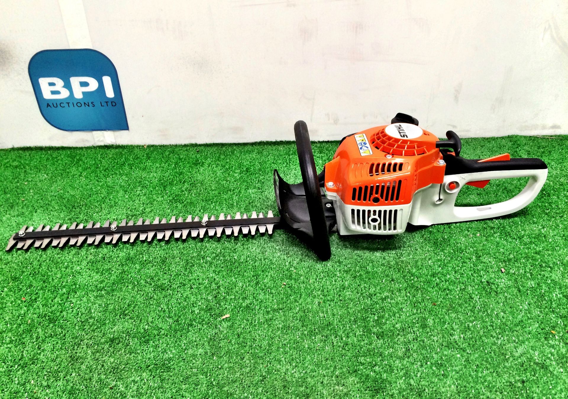 Stihl 27.2cc Petrol Hedge Trimmer