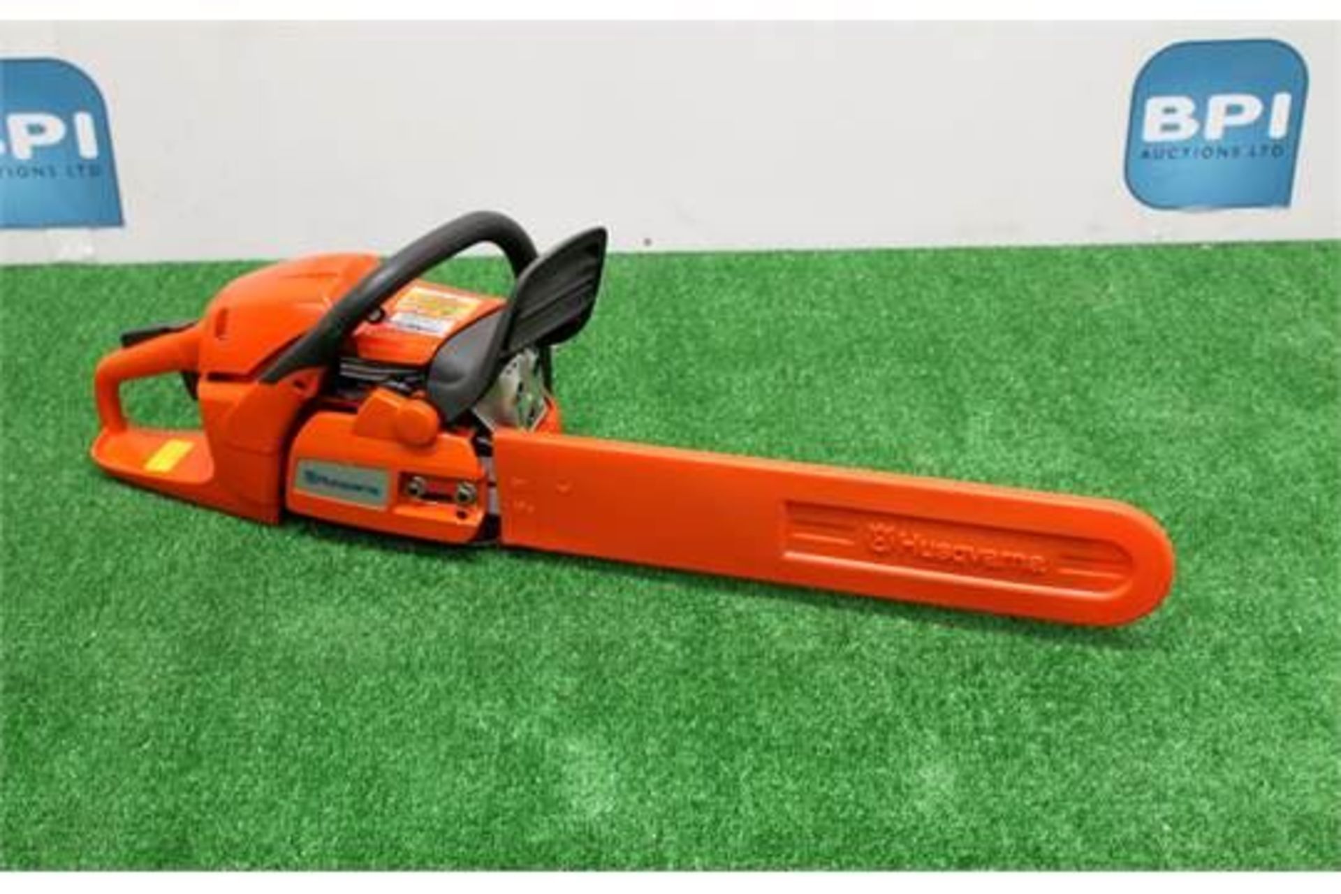 Husqvarna 20inch Chainsaw, 55.5CC - Image 2 of 4