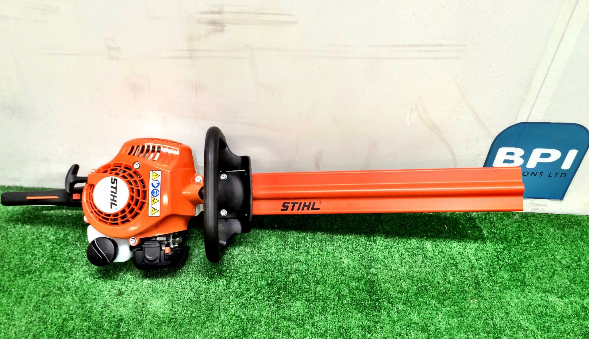 Stihl 27.2cc Petrol Hedge Trimmer - Image 4 of 4