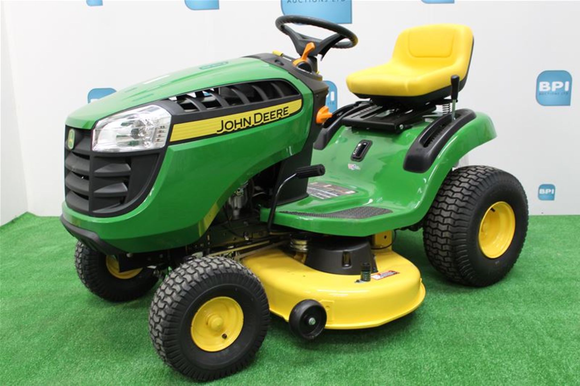 John Deere 42inch Automatic Ride on Mower