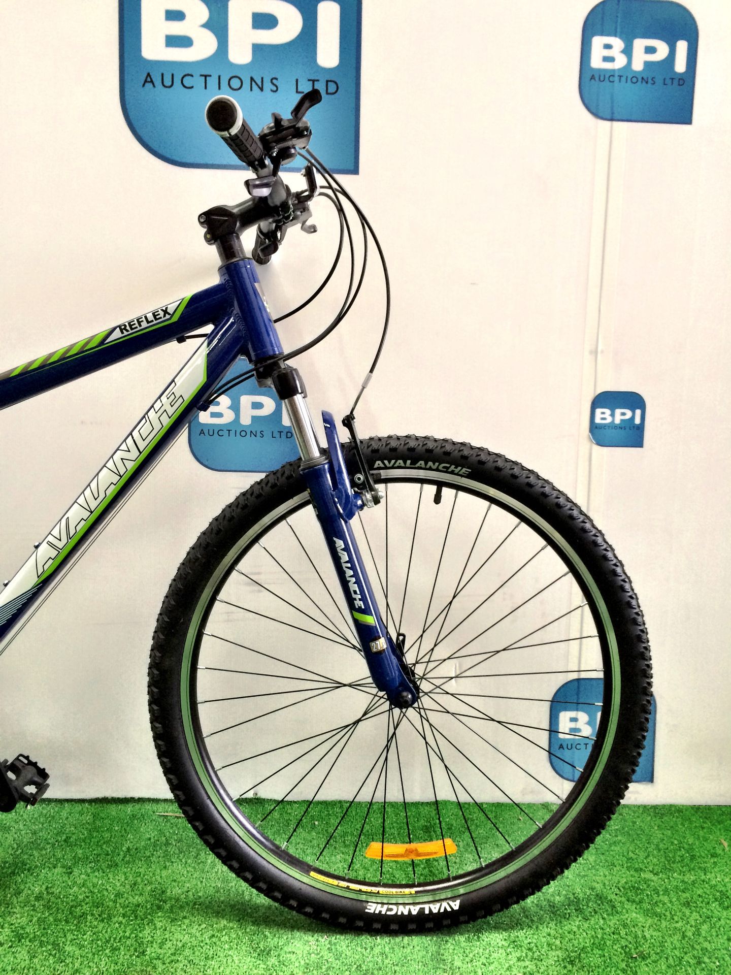 Avalanche Reflex 27.5 Mountain Bike - Image 3 of 6