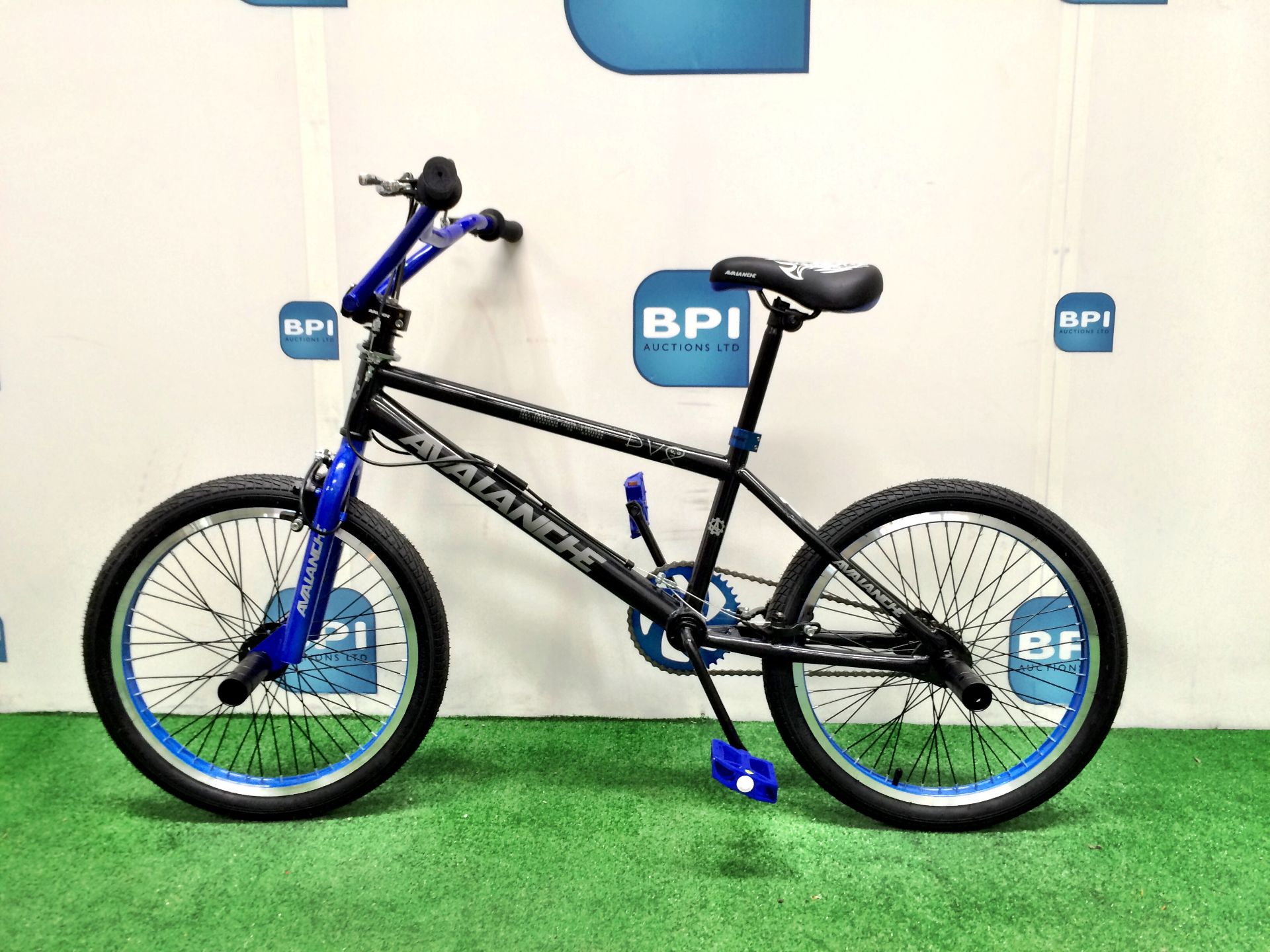 Avalanche DV8 Freestyle 20inch BMX Bike - Image 3 of 7