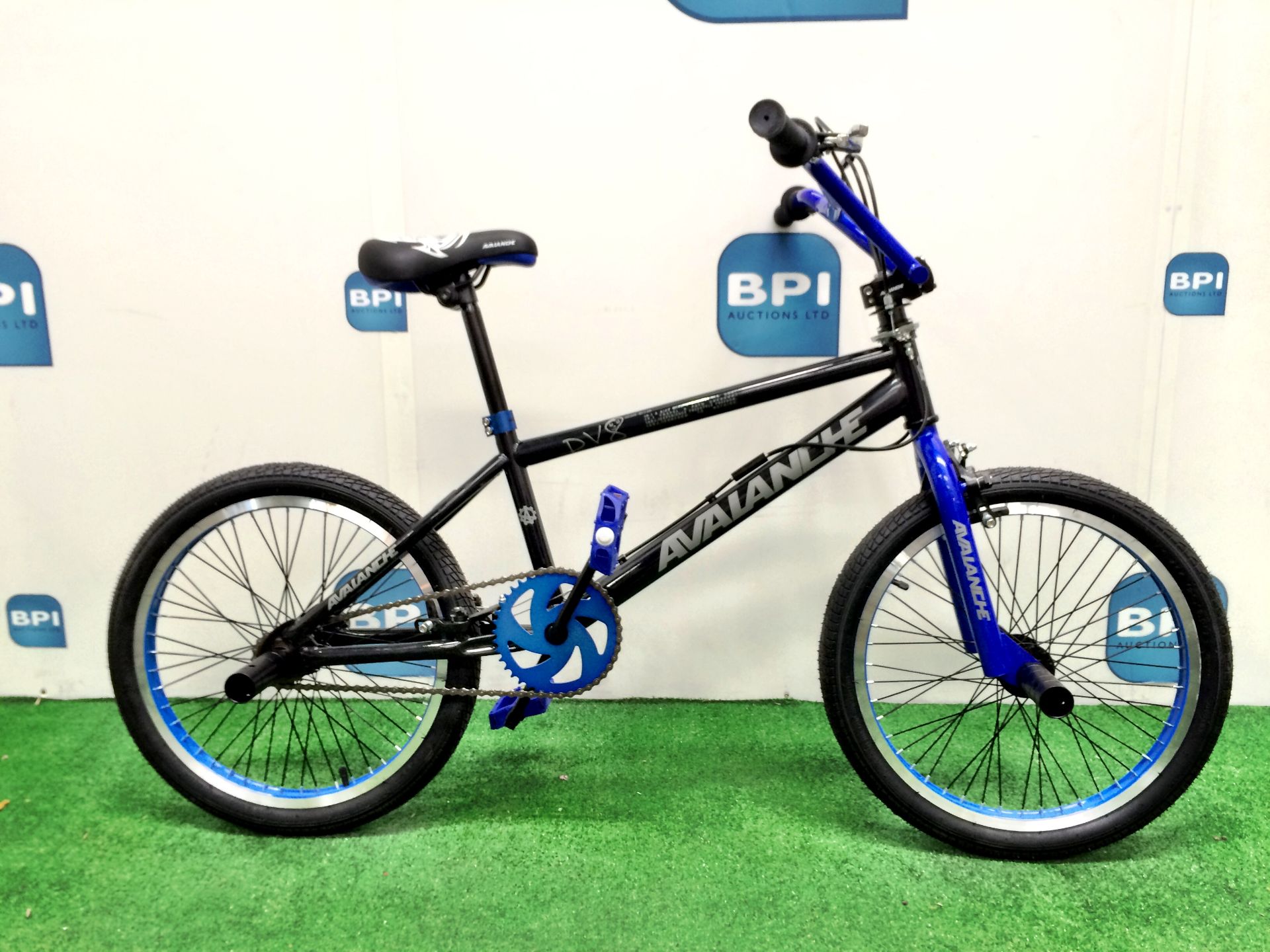 Avalanche DV8 Freestyle 20inch BMX Bike - Image 2 of 7