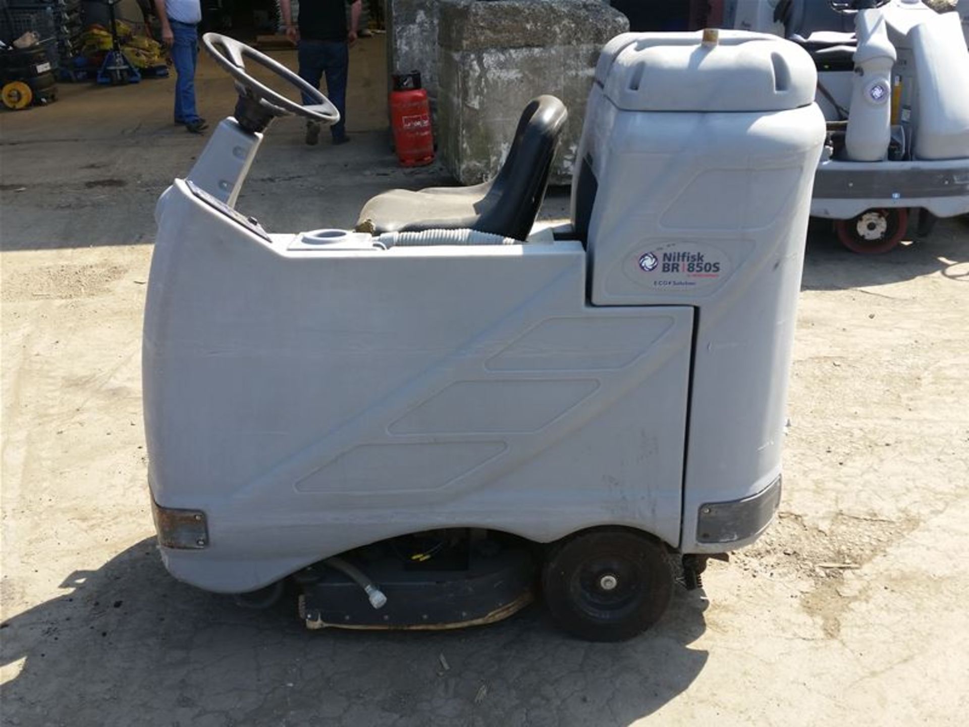 Nilfisk BR 850S Ride on Scrubber Dryer