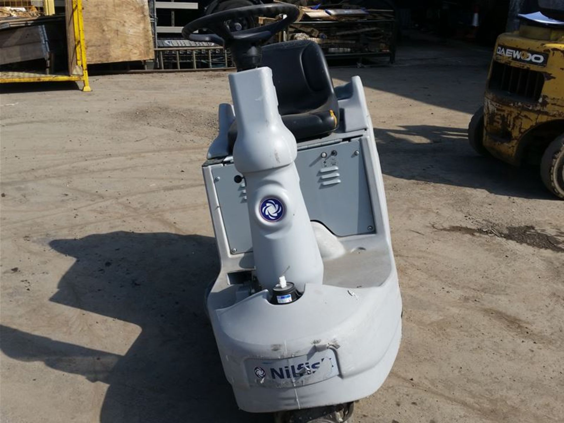 Nilfisk UHR 70-1700 Ride on Scrubber Dryer - Image 3 of 5