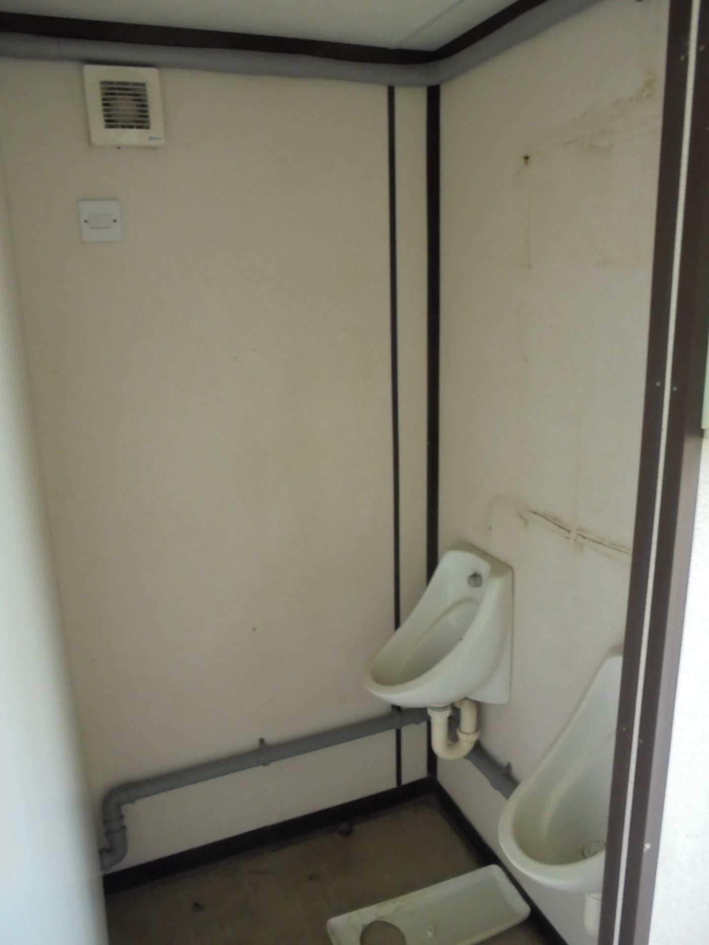 E69204 12ft x 9ft Anti Vandal 2+1 Toilet - Image 6 of 8