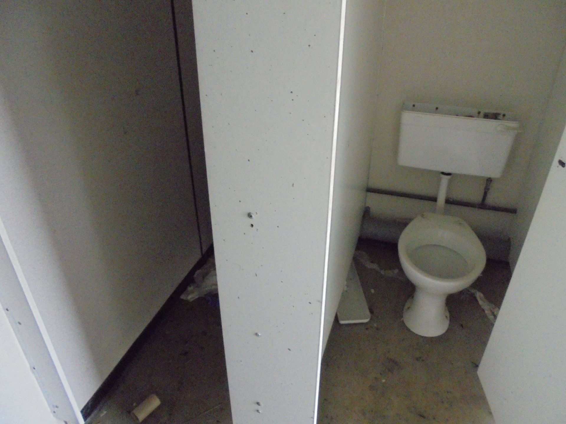 GECMS3209 16ft x 9ft Anti Vandal Toilet / Shower - Image 6 of 9