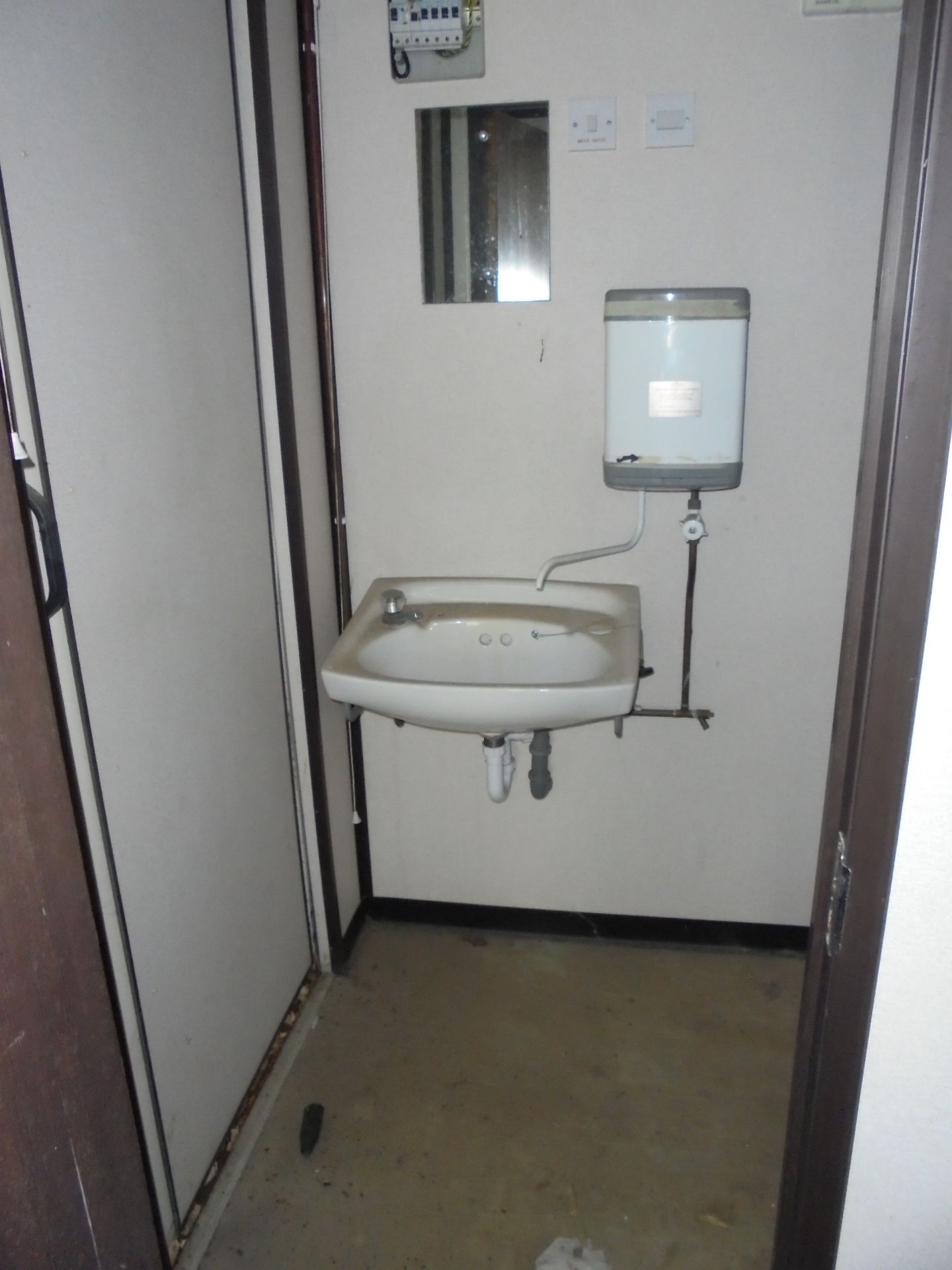 GECMS3209 16ft x 9ft Anti Vandal Toilet / Shower - Image 8 of 9