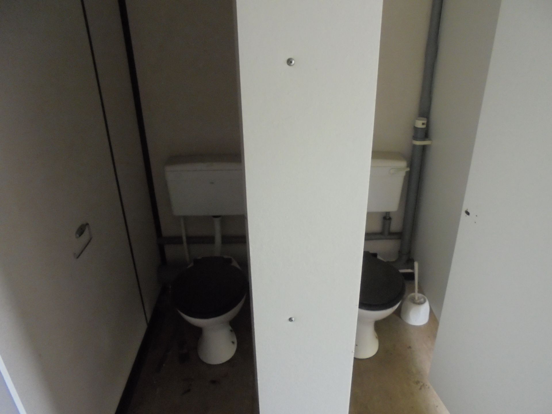 E69204 12ft x 9ft Anti Vandal 2+1 Toilet - Image 7 of 8