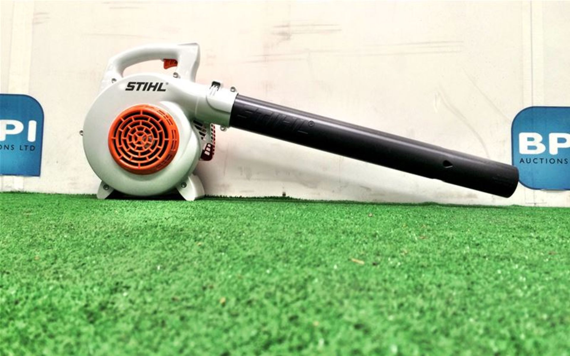 Stihl 27.2cc Petrol Leaf Blower - Image 3 of 3