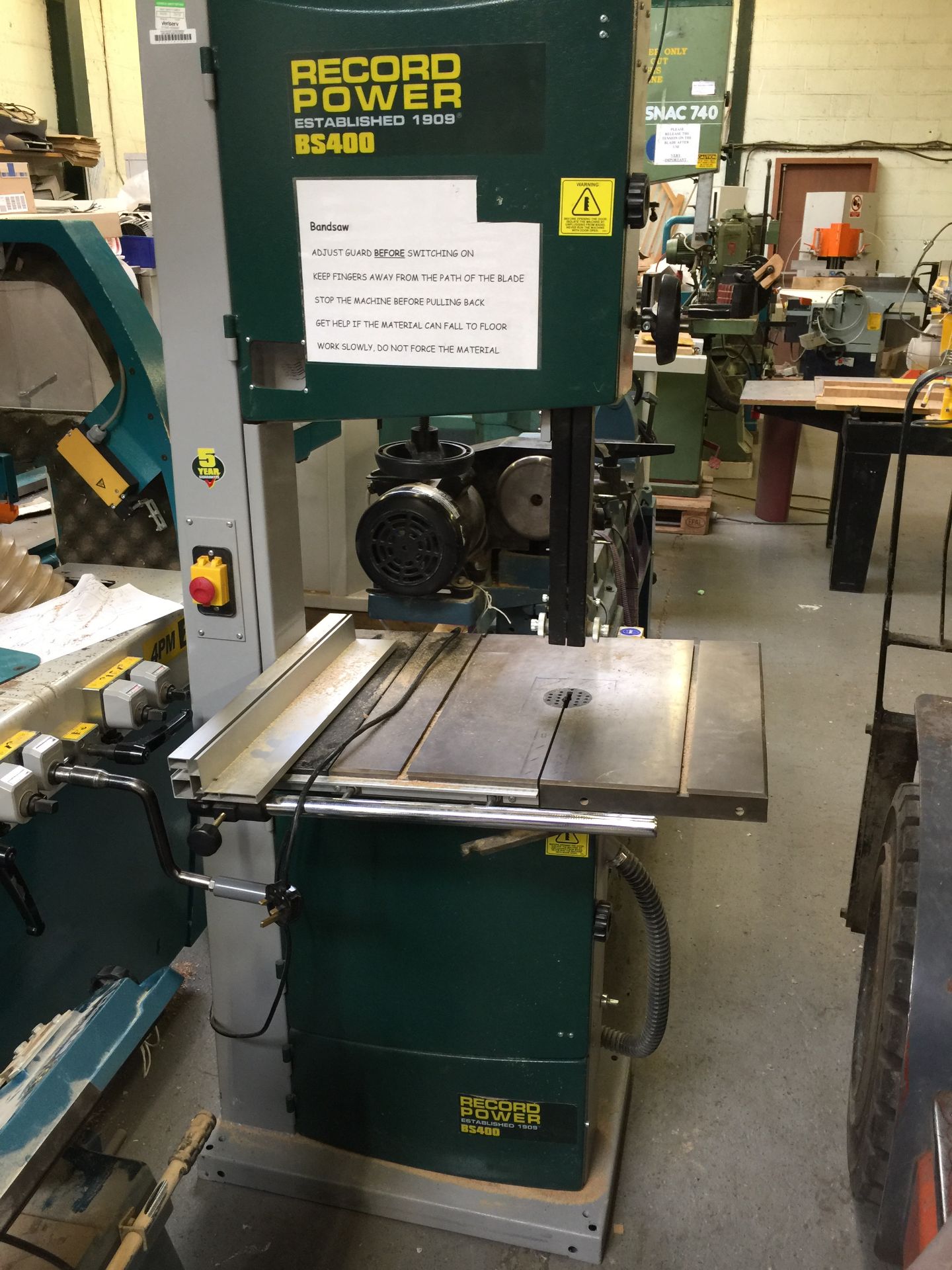 Record Power BS 440 Narrow Bandsaw, 415 mm width of cut, 1 Phase 240 Volts