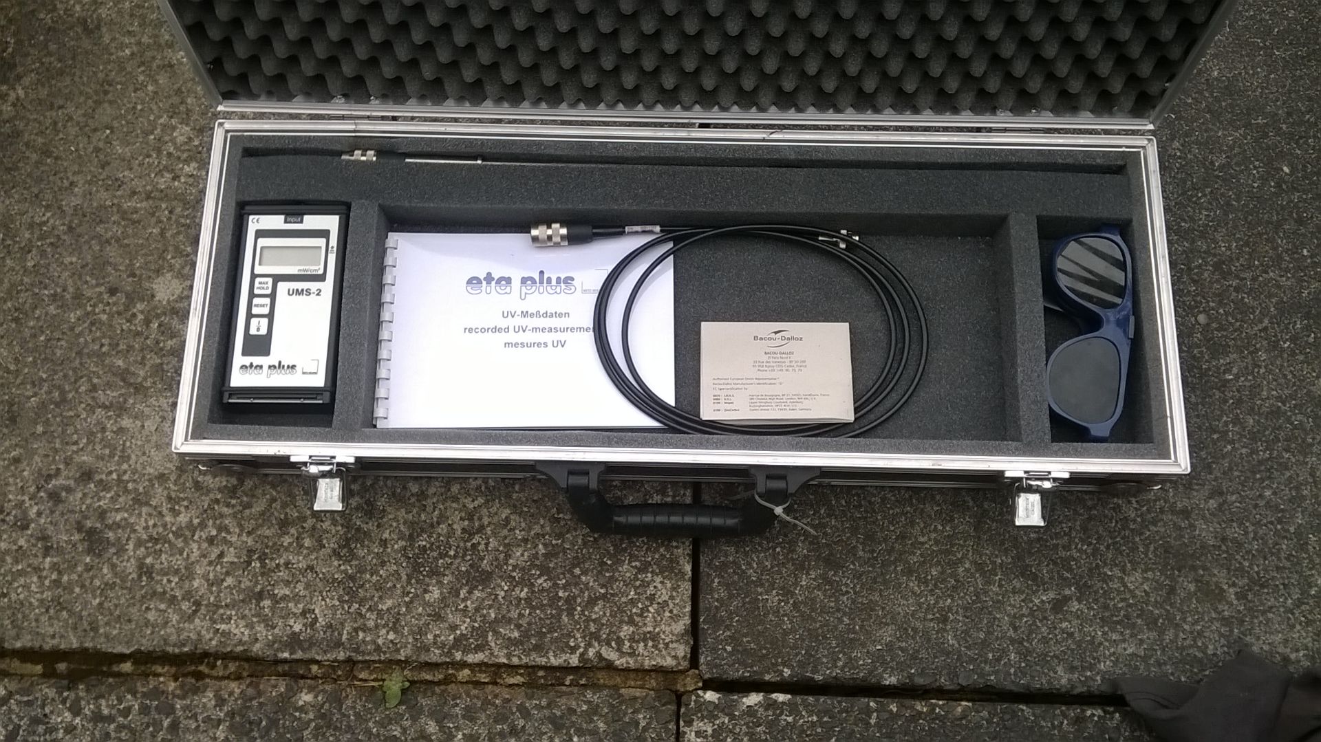 ETA PLUS UV meter, year 2004, comprising meter, extension cable, probe, manual and carrying case. Pr - Image 3 of 4