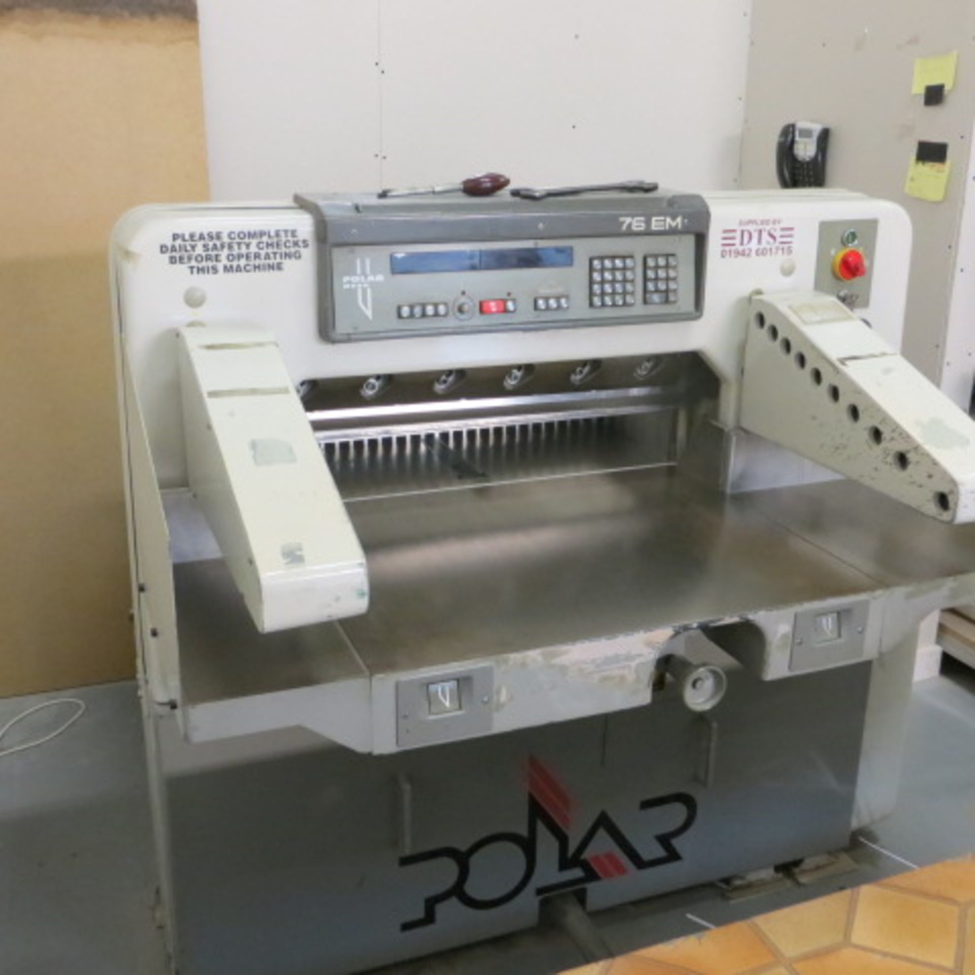 Polar 76EM Age 1988, Programmatic memory with LED display, cast iron bed, light beam guards, rear ta