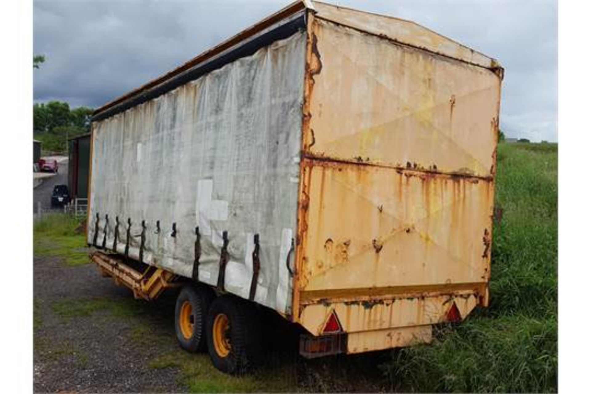 Curtain Side Bale Trailer