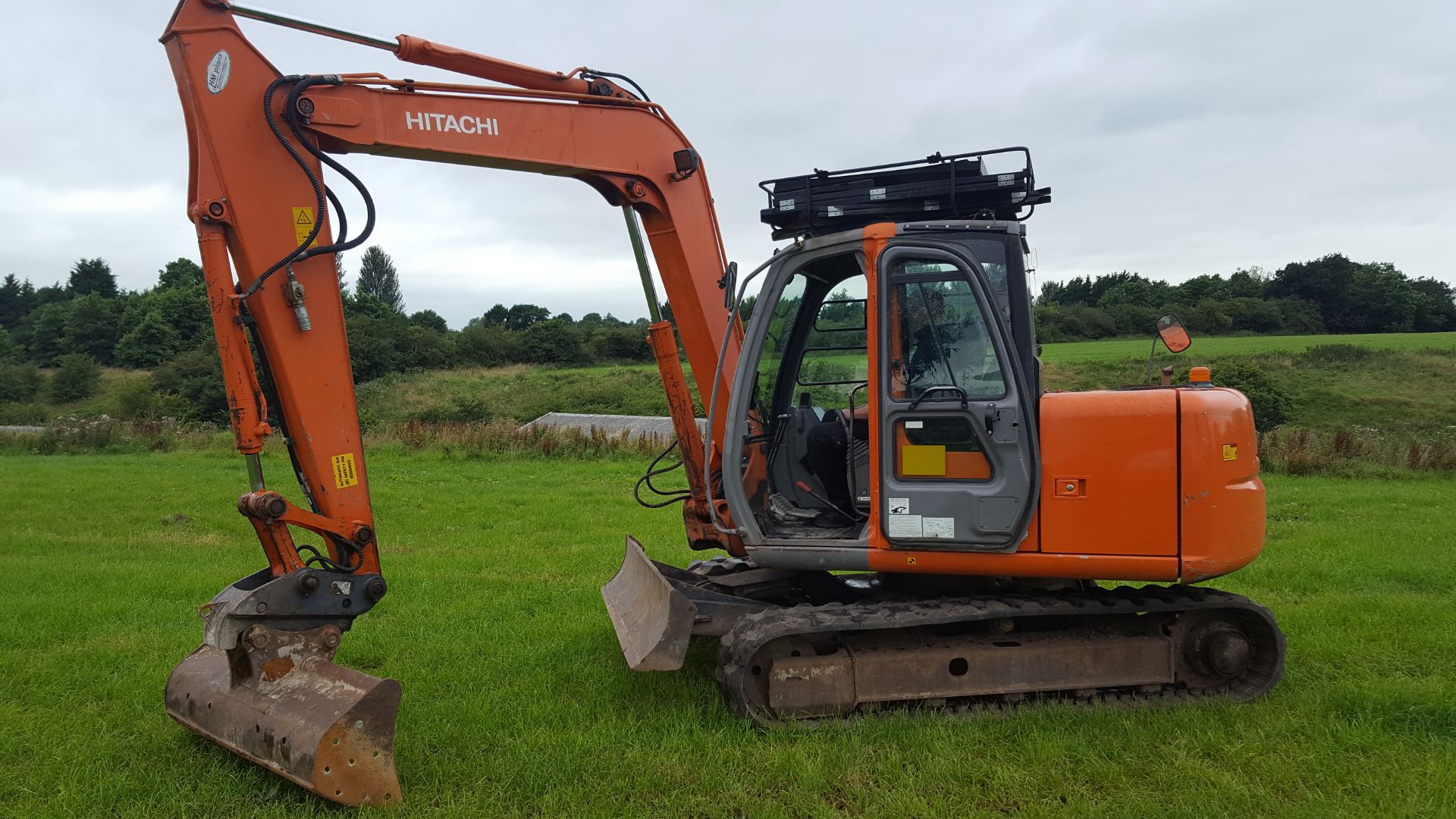 2005 Hitachi Zaxis 80 SBLC 8 Ton Excavator - Image 2 of 12