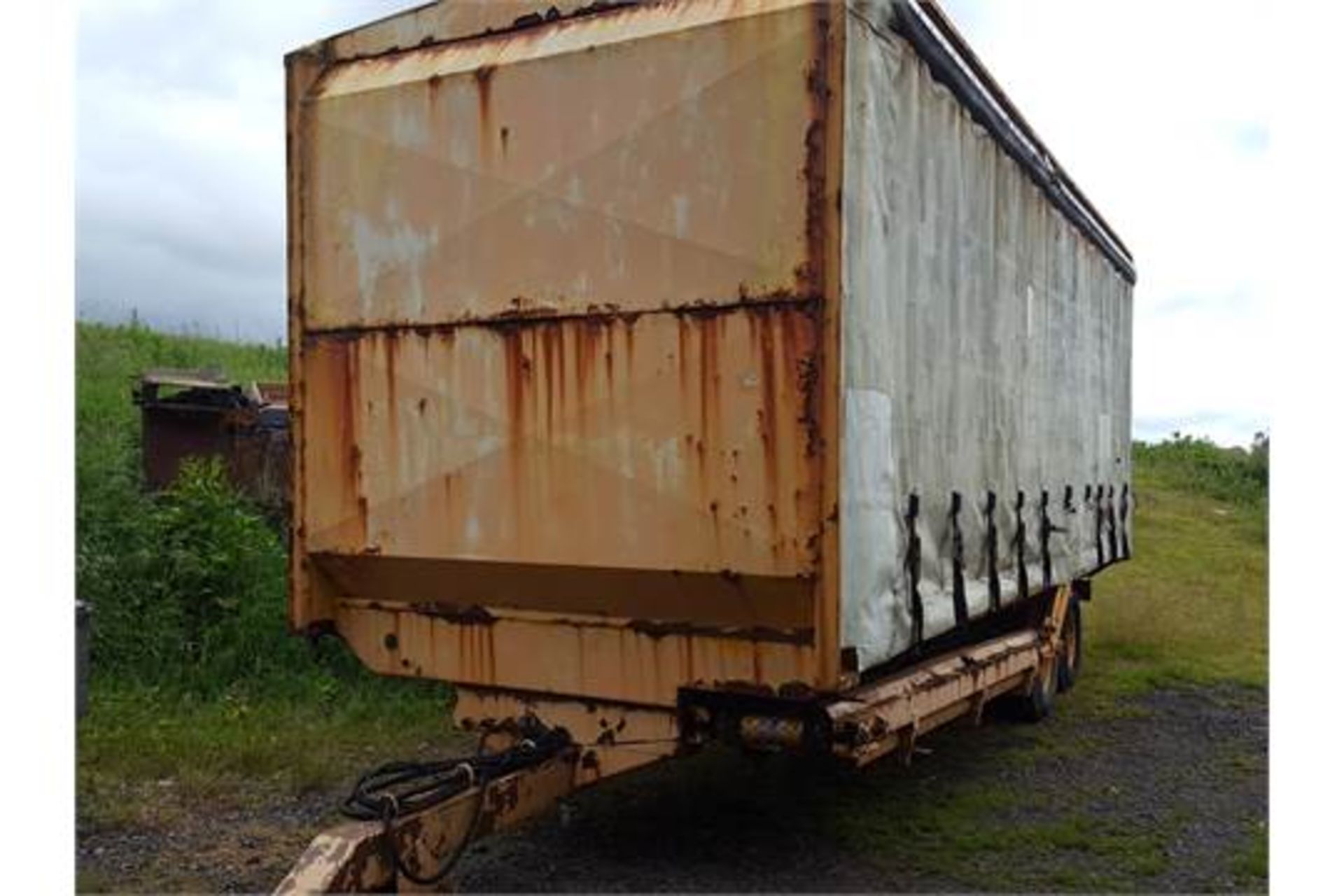 Curtain Side Bale Trailer - Image 2 of 8