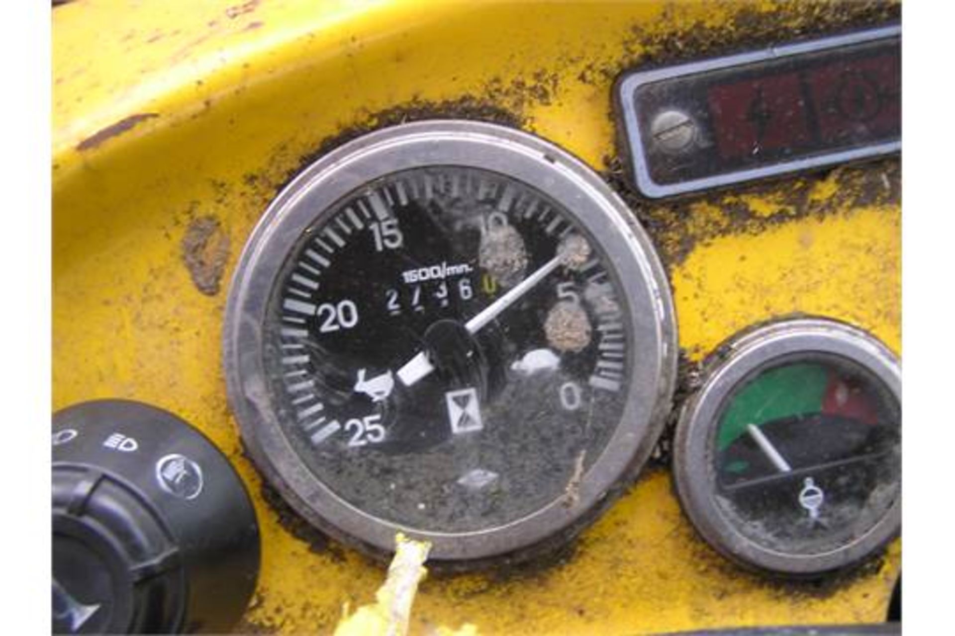 Massey Ferguson 30E loader tractor - Image 5 of 6