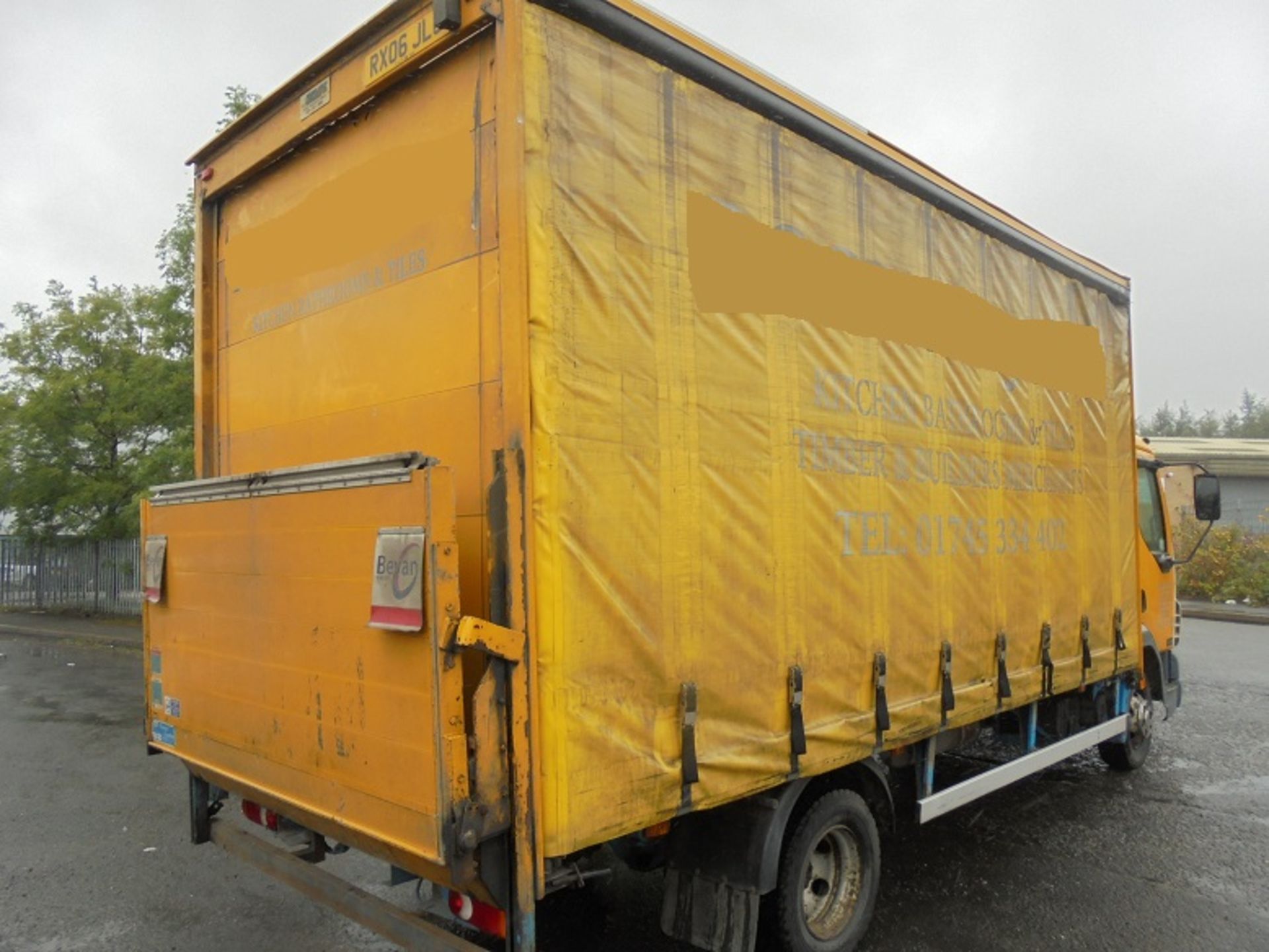 DAF LF45.150 Euro 3 18ft Curtainsider c/w Shutter & DEL Column Tail Lift, Registration No. RX06 JLO, - Image 4 of 6