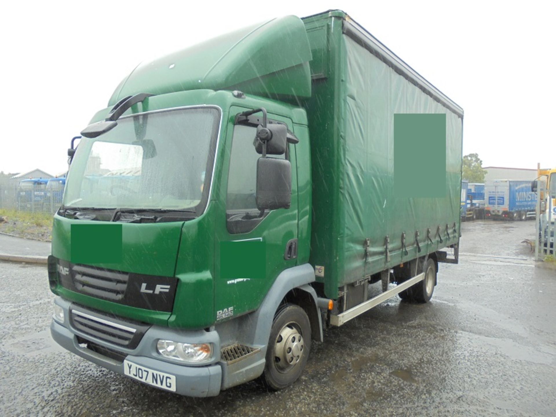 DAF LF45.150 Curtainsider c/w DEL Column Tail Lift, Registration No. YJ07 NVG, First Registered: 200 - Image 2 of 6