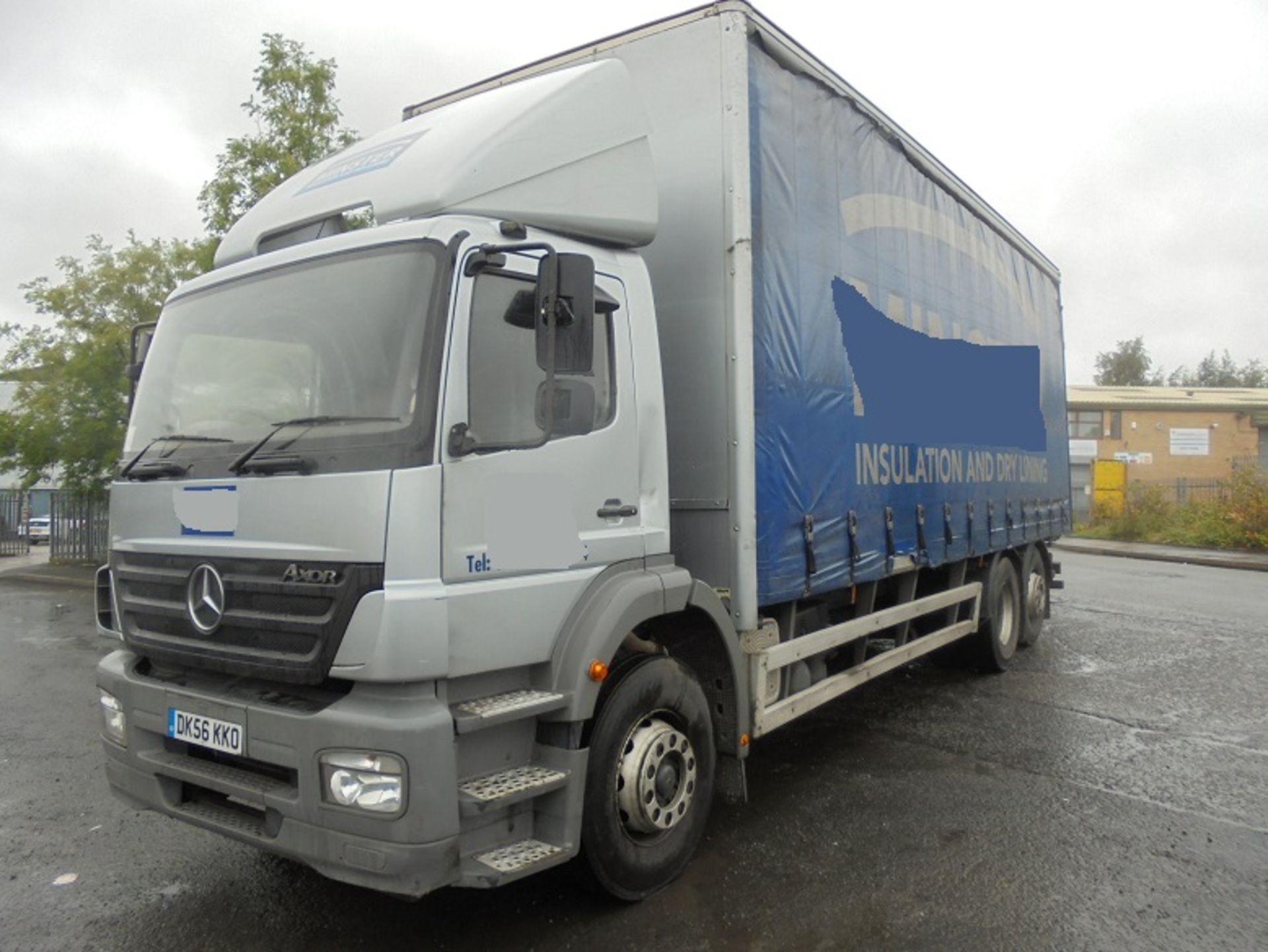 Mercedes Benz 2528 6x2 Day Cab 25ft Curtainsider c/w Lifting Rear Axle & Moffett Mounty Ready, Regis - Image 2 of 6