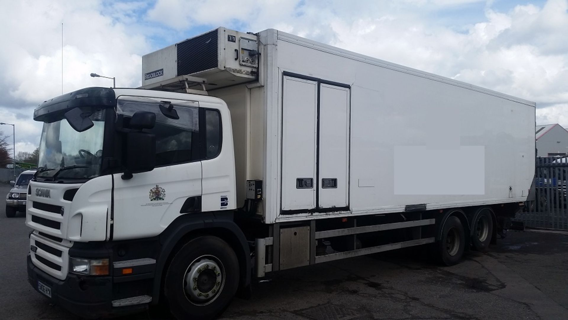 Scania P310 6x2 Day Cab 30ft Split Compartment Fridge Box c/w Frigoblock Chiller & DHollandia Tuckaw - Image 4 of 4