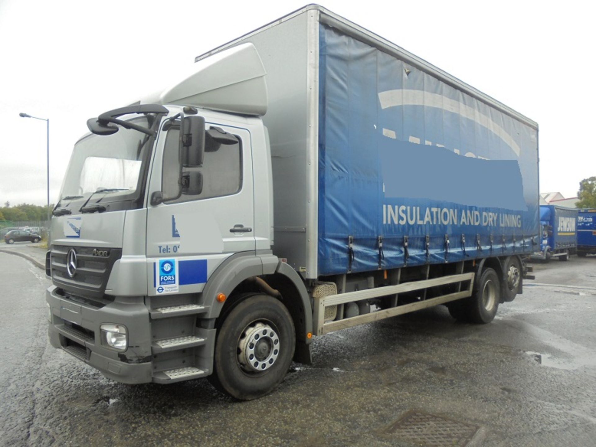 Mercedes Benz 2528 6x2 Day Cab 25ft Curtainsider c/w Lifting Rear Axle & Moffett Mounty Ready, Regis - Image 2 of 5