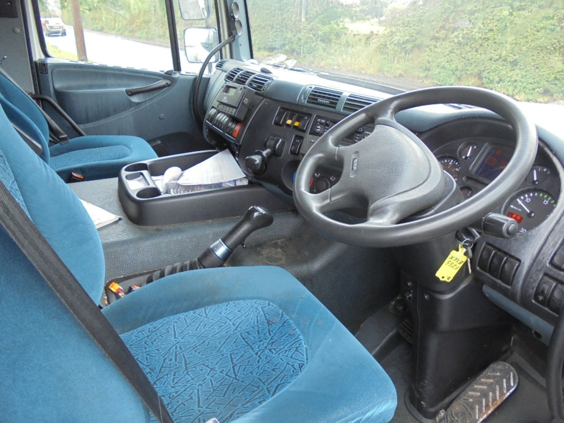 DAF CF75.310 6x2 Sleeper 30ft Fridge Box c/w Carrier Supra 950 Chiller & Tail Lift, Registration No. - Image 5 of 6