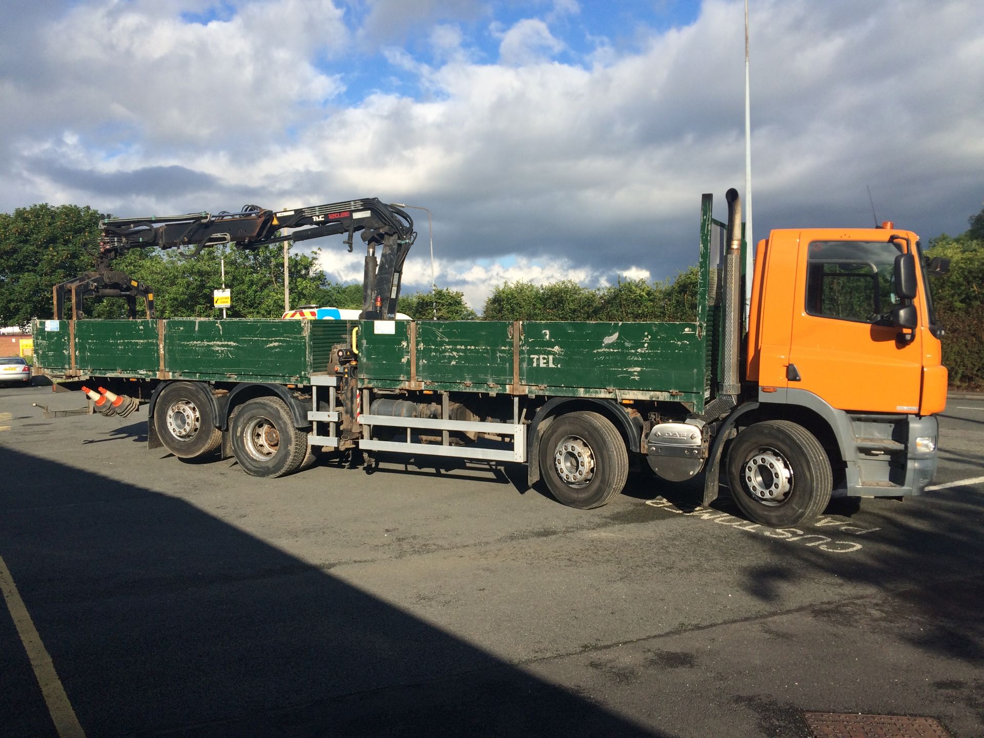 DAF CF85.360 Euro 4 8x2 Day Cab Dropside c/w Mid Mounted Terex 120.2E Remote Controlled Crane with