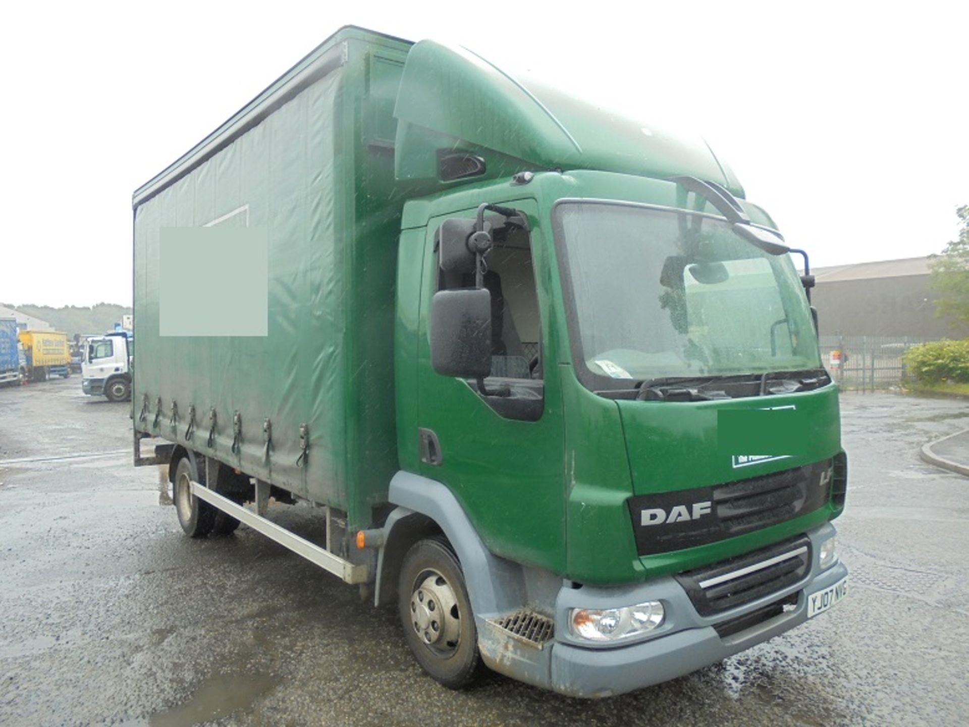 DAF LF45.150 Curtainsider c/w DEL Column Tail Lift, Registration No. YJ07 NVG, First Registered: 200