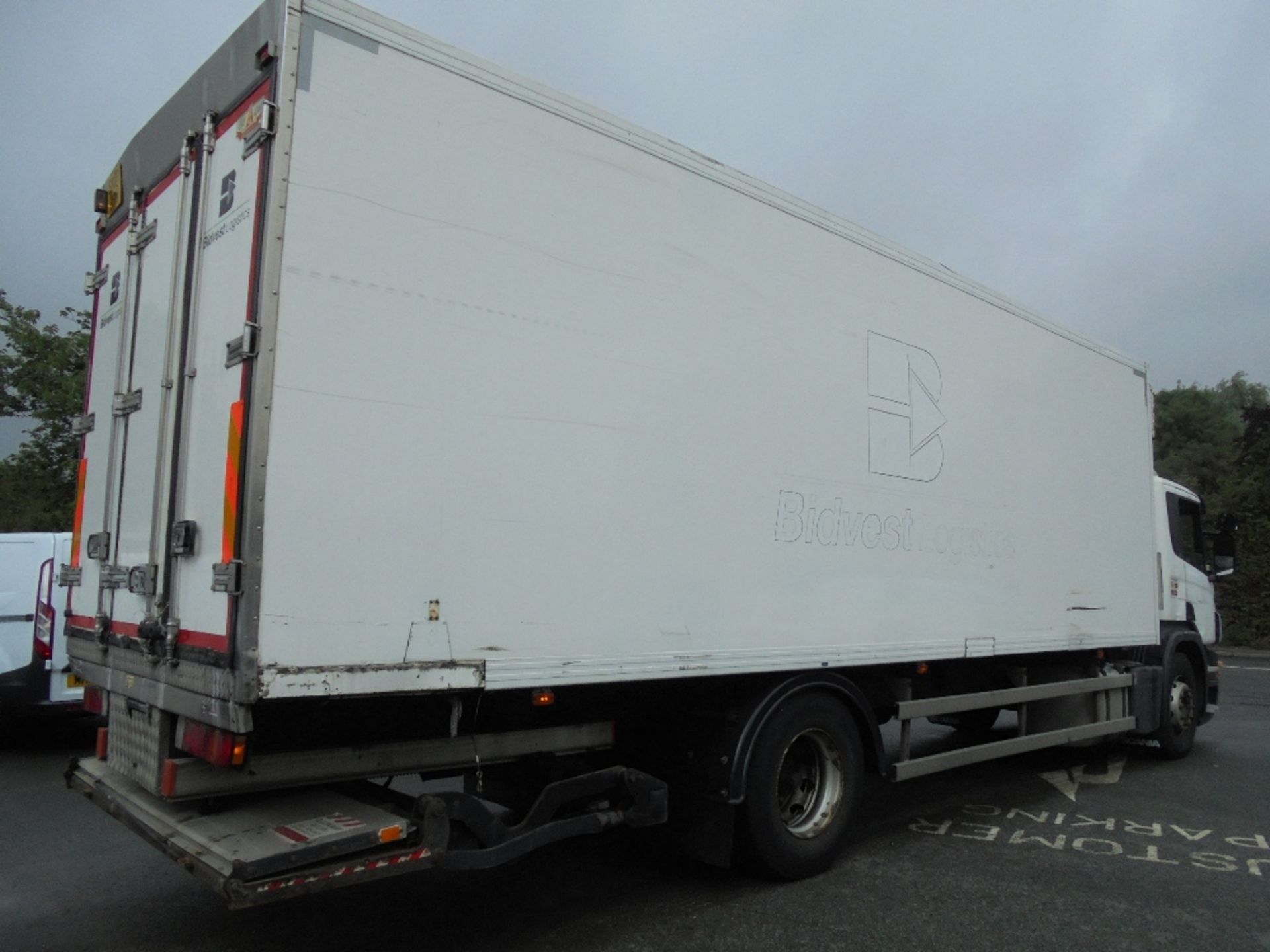 Scania P230 4x2 Day Cab 26ft Fridge Box c/w Frigoblock Chiller & DHollandia Tuckaway Tail Lift, Regi - Image 5 of 6