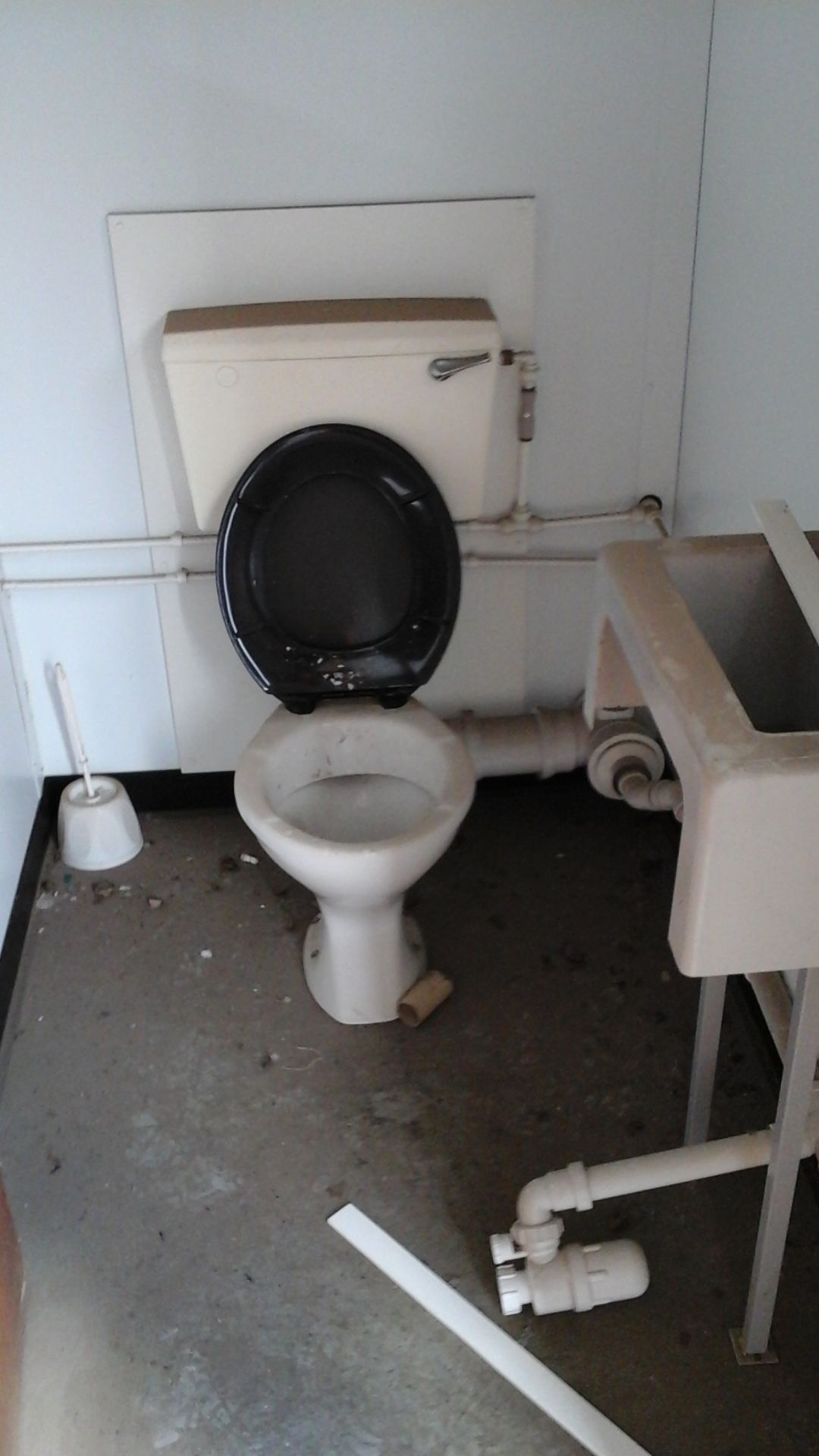 E56538 32ft x 10ft Anti Vandal Jack Leg Canteen / Toilet - Image 6 of 16