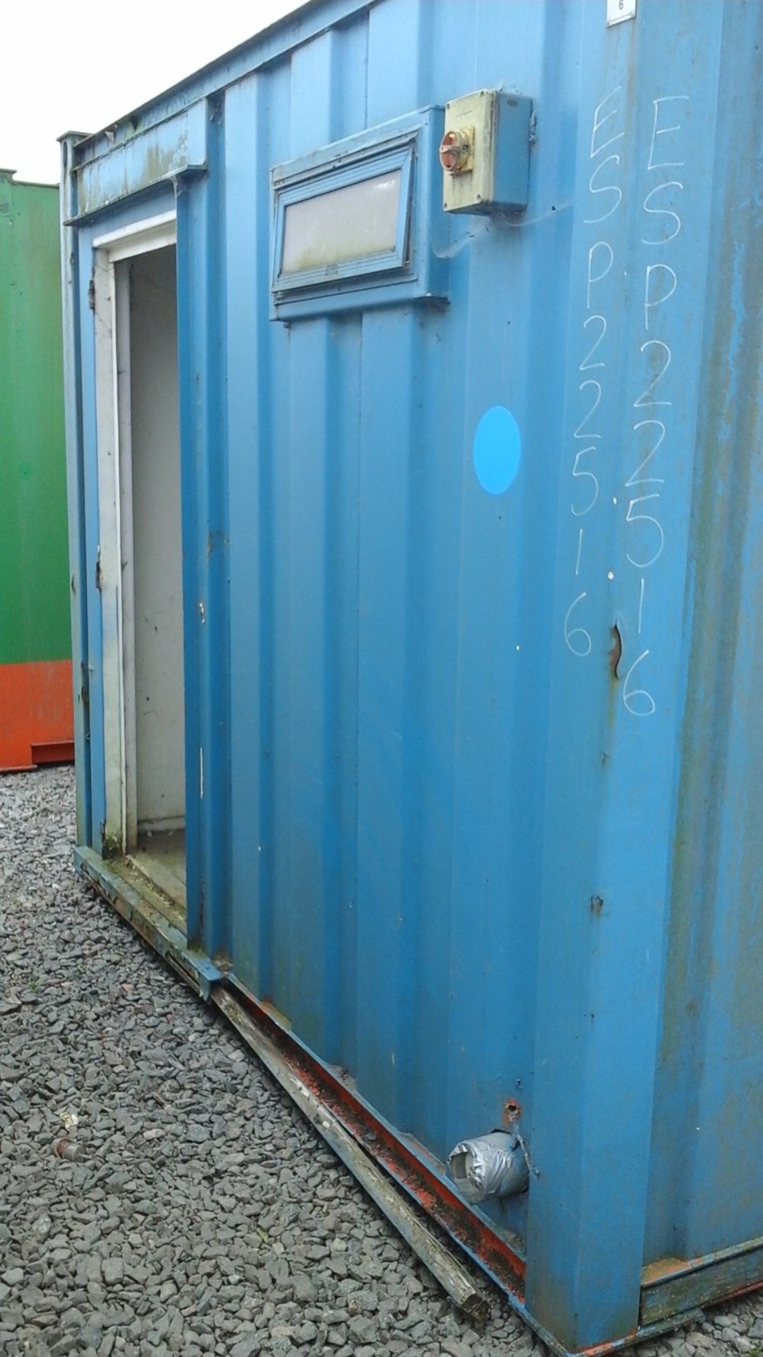 ESP22516 32ft x 10ft Anti Vandal Toilet - Image 3 of 14