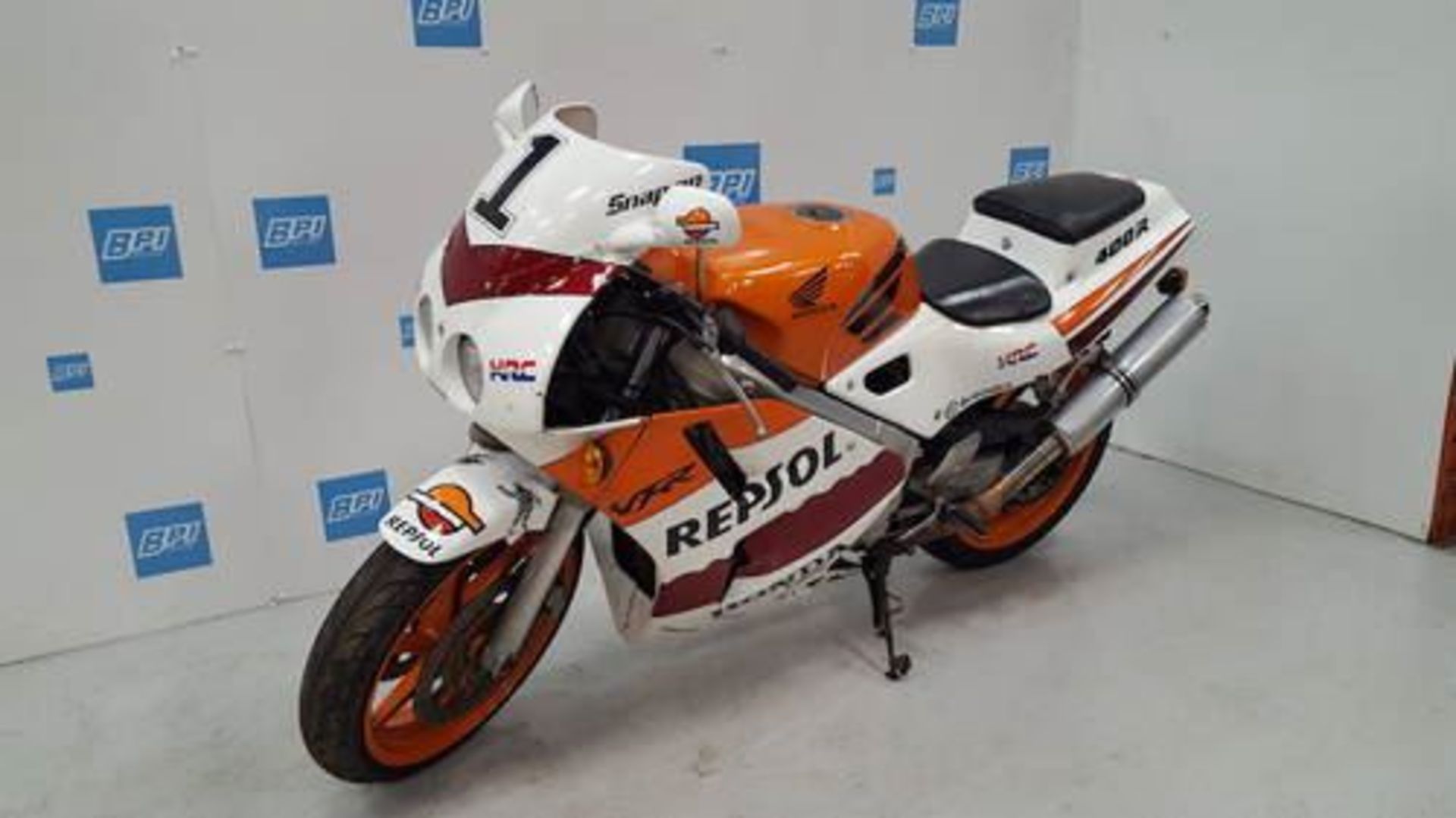 1982 Honda VFR400 NC30 Repsol - Image 4 of 6